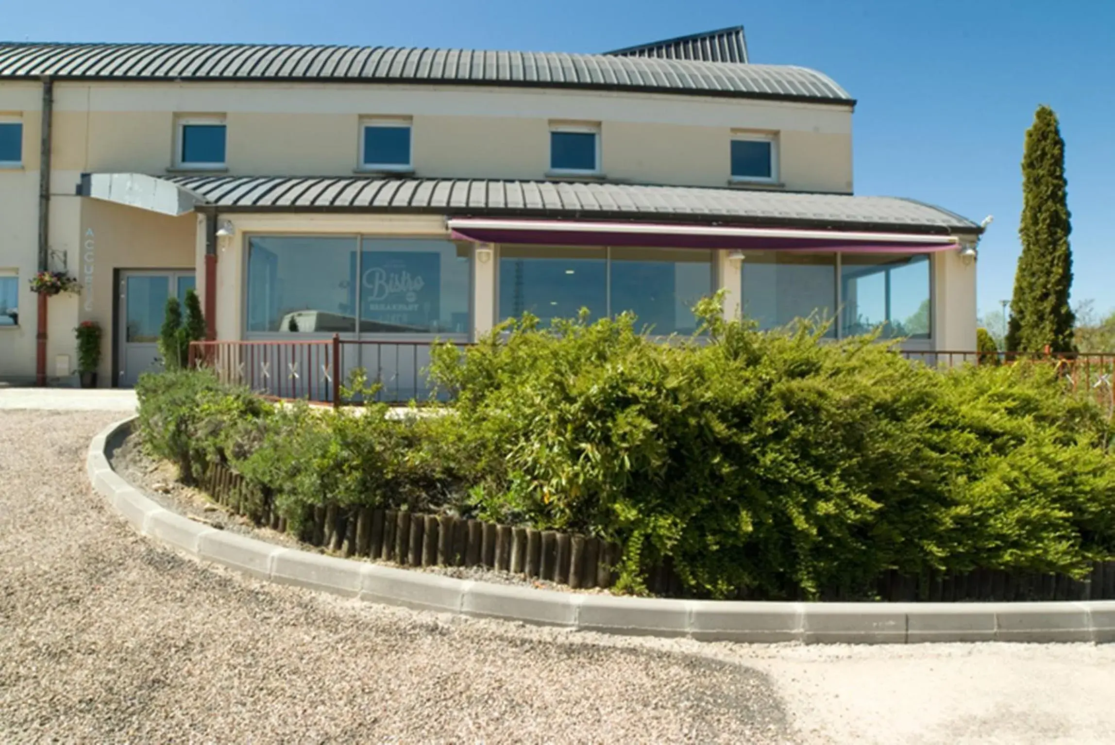 Facade/entrance in Logis Hotel Restaurant de La Madeleine Facade/entrance in Logis Hotel Restaurant de La Madeleine