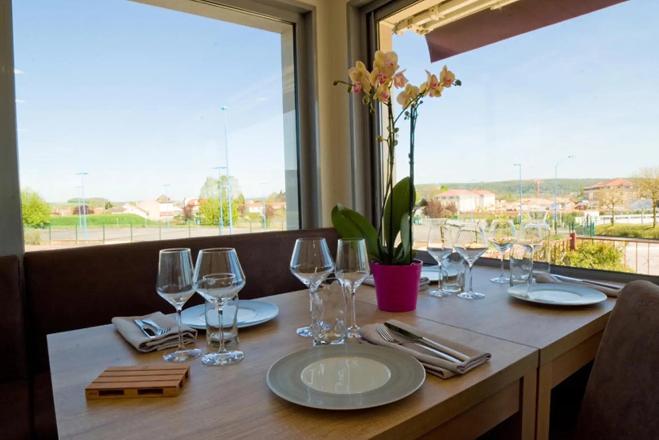 Restaurant/places to eat in Logis Hotel Restaurant de La Madeleine Restaurant/places to eat in Logis Hotel Restaurant de La Madeleine