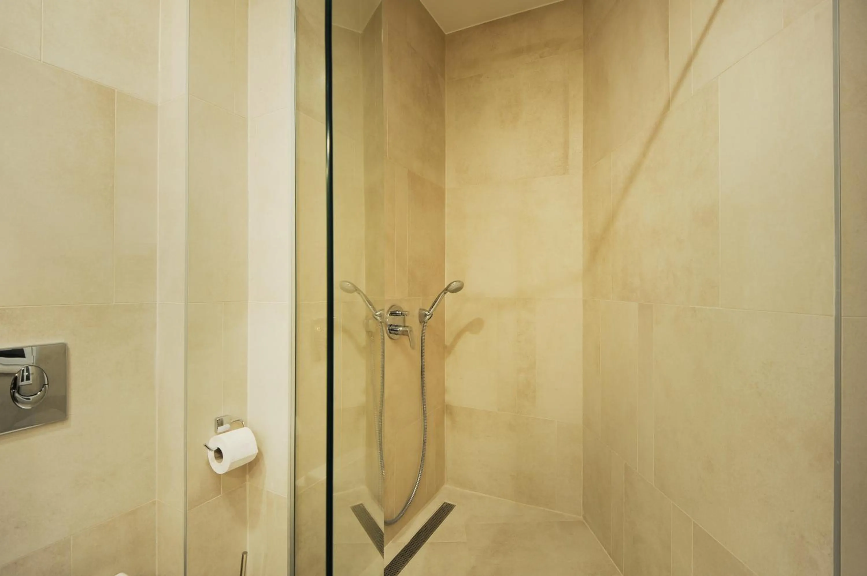 Shower in Silver & Gold Luxury Rooms