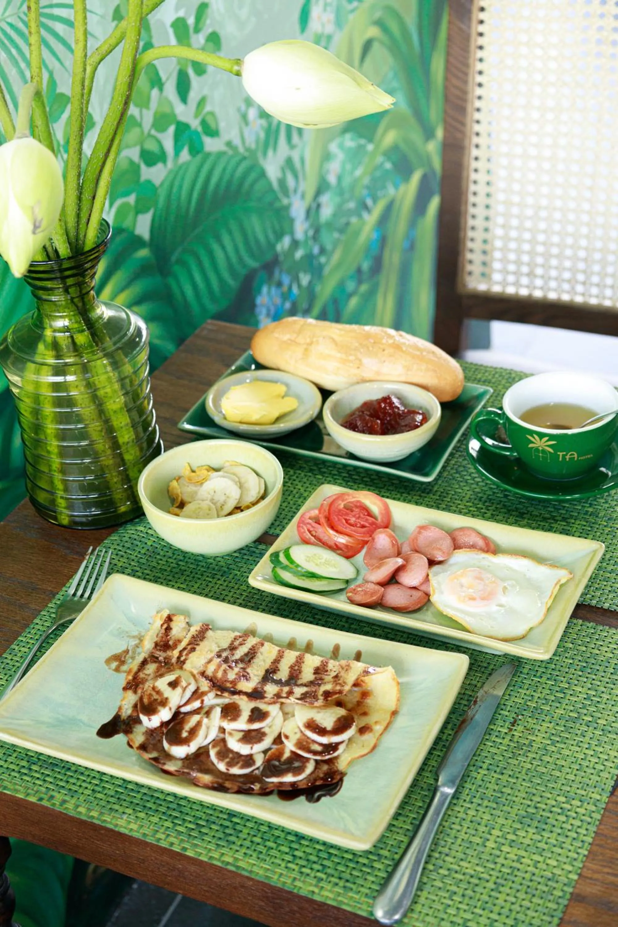 Restaurant/places to eat in TA Hue Boutique Hotel