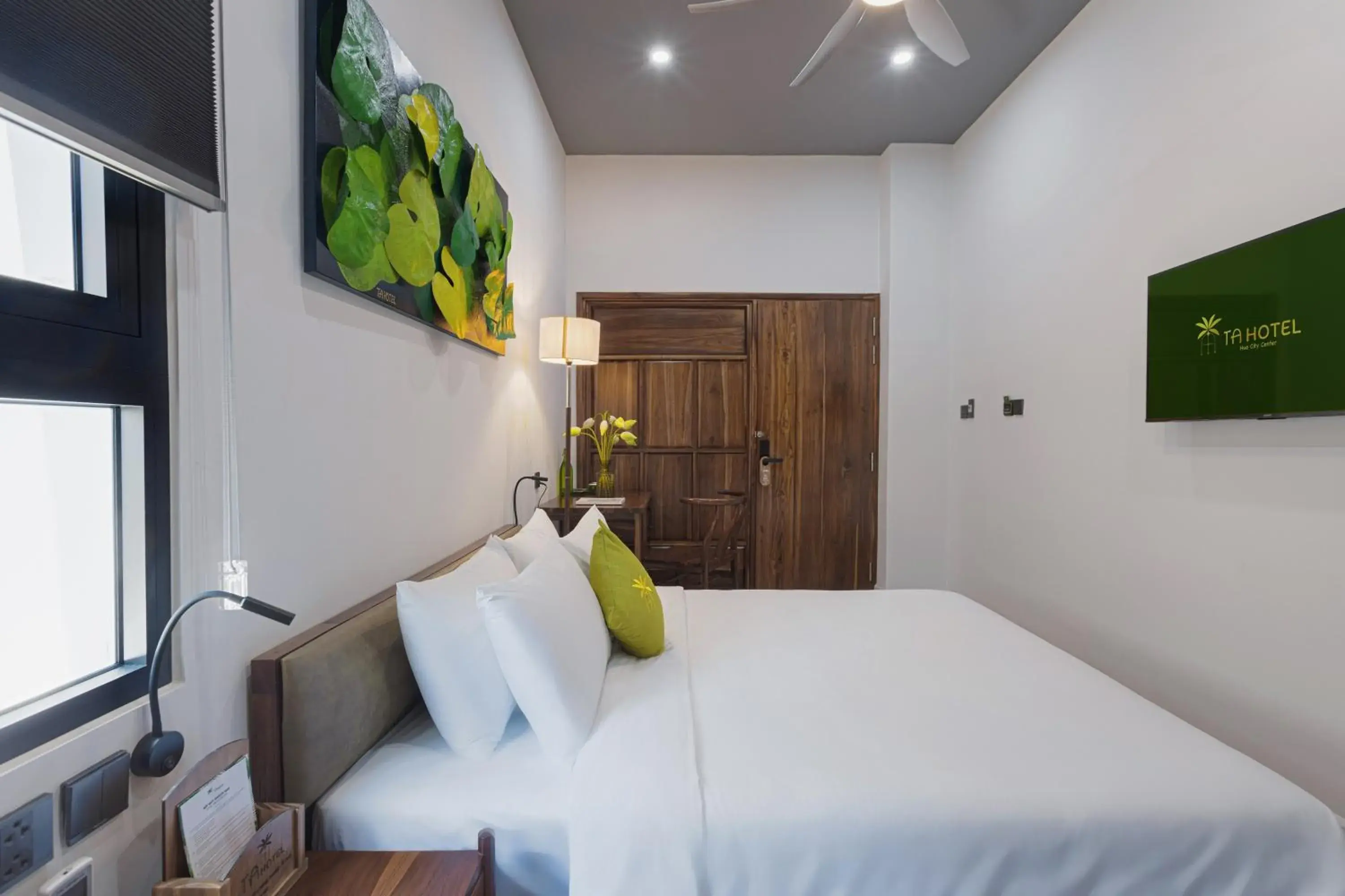 Deluxe Double Room in TA Hue Boutique Hotel Deluxe Double Room in TA Hue Boutique Hotel