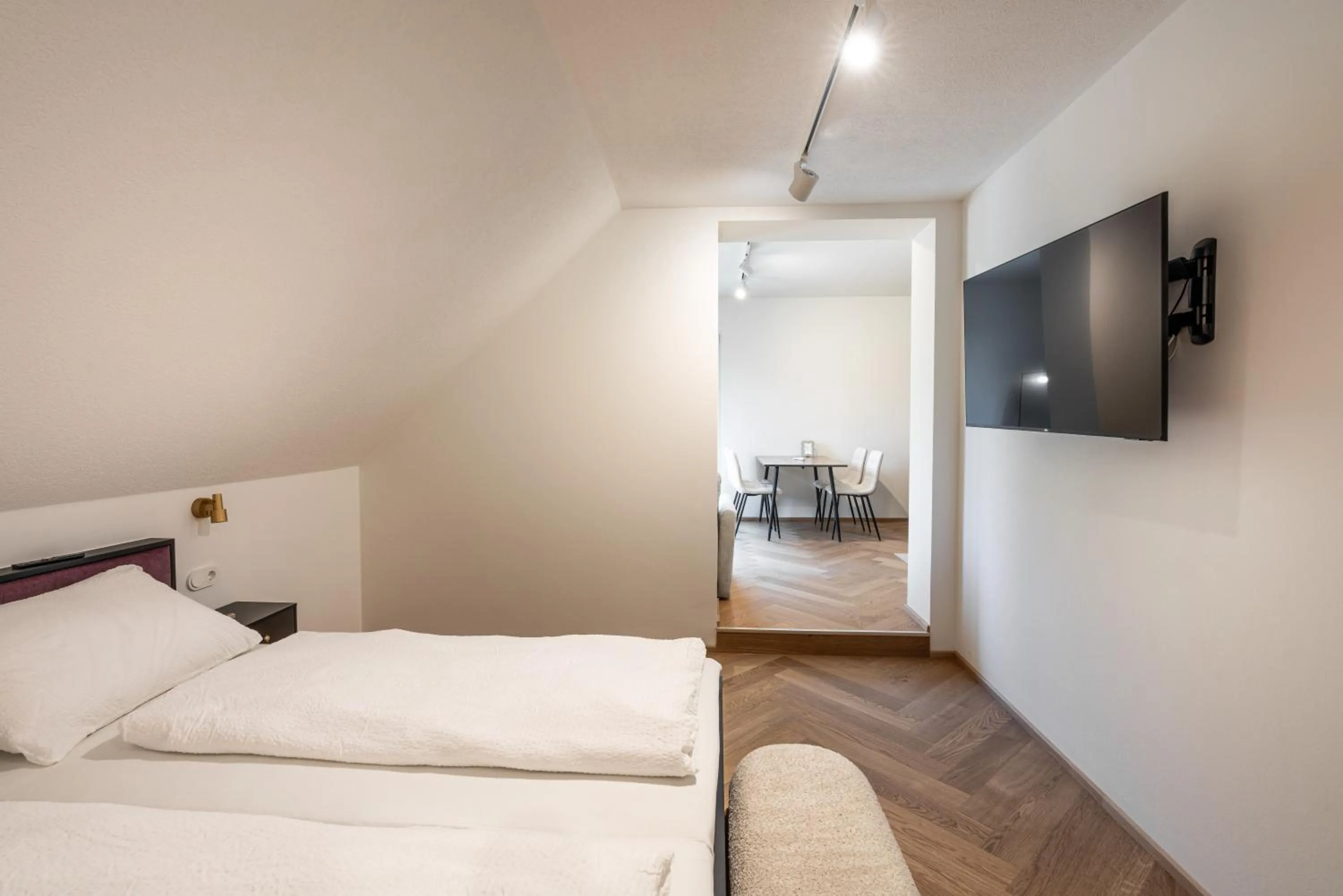 SISTERS Haus Hotel Garni