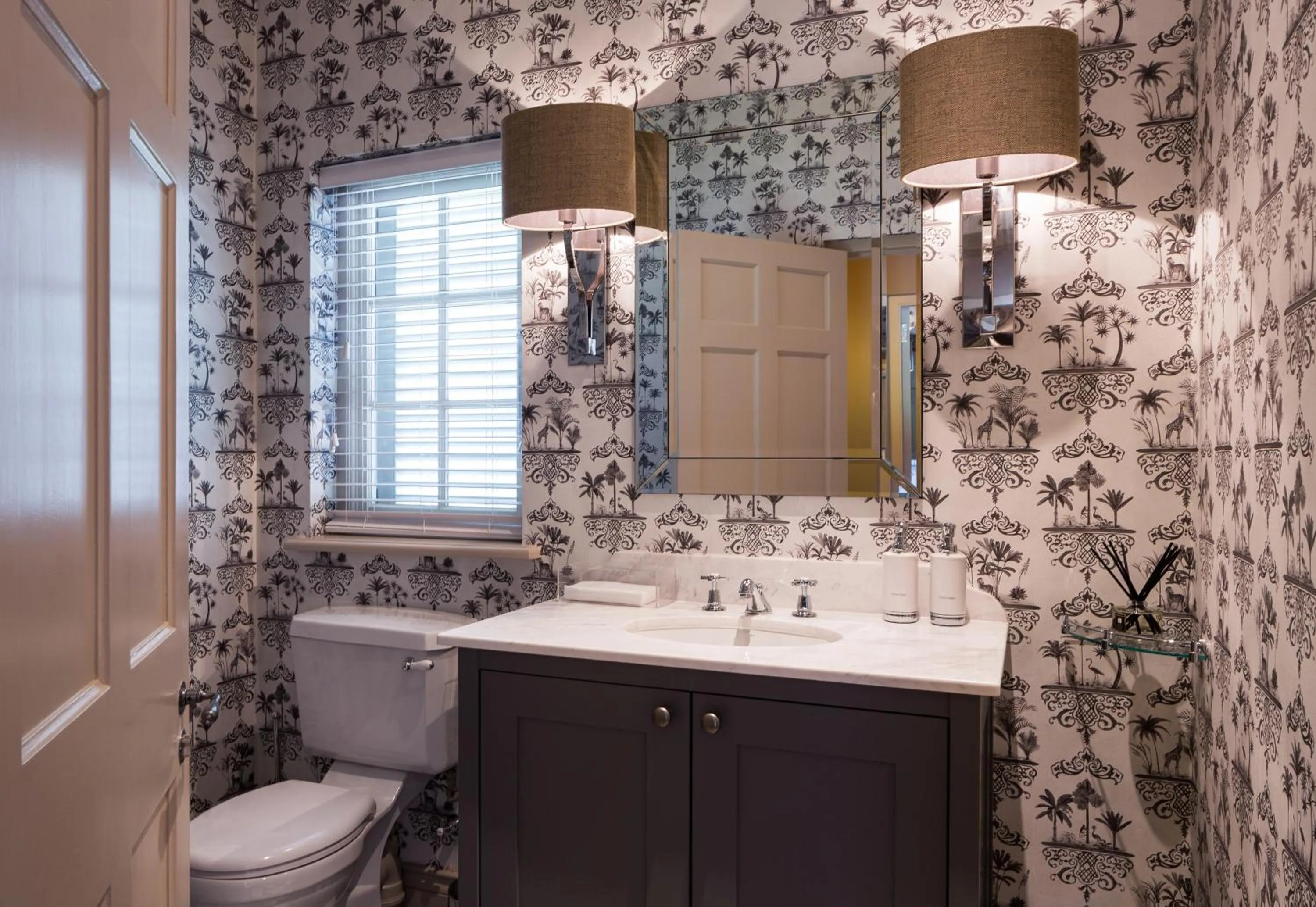 Lobby or reception in Leeu House