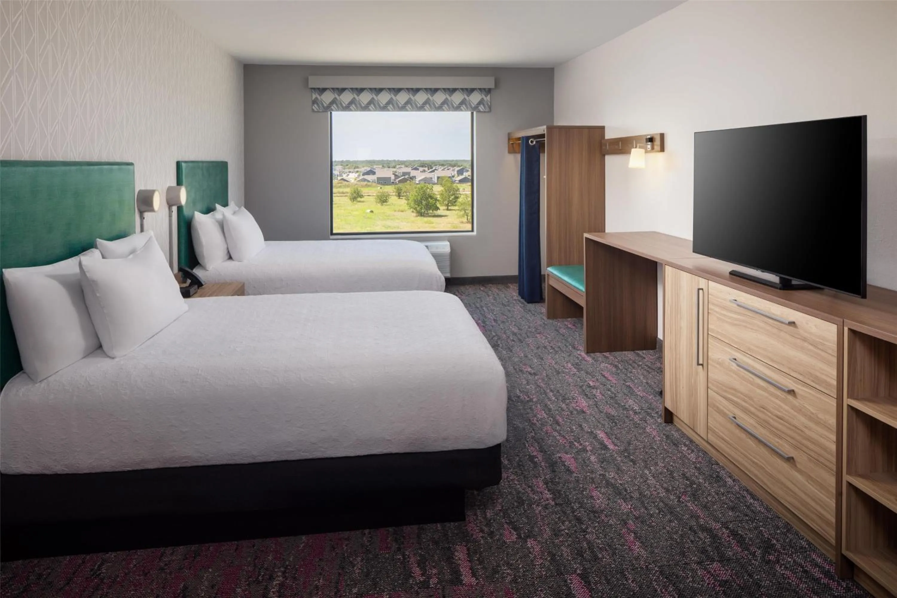 Bed in Home2 Suites By Hilton Bastrop