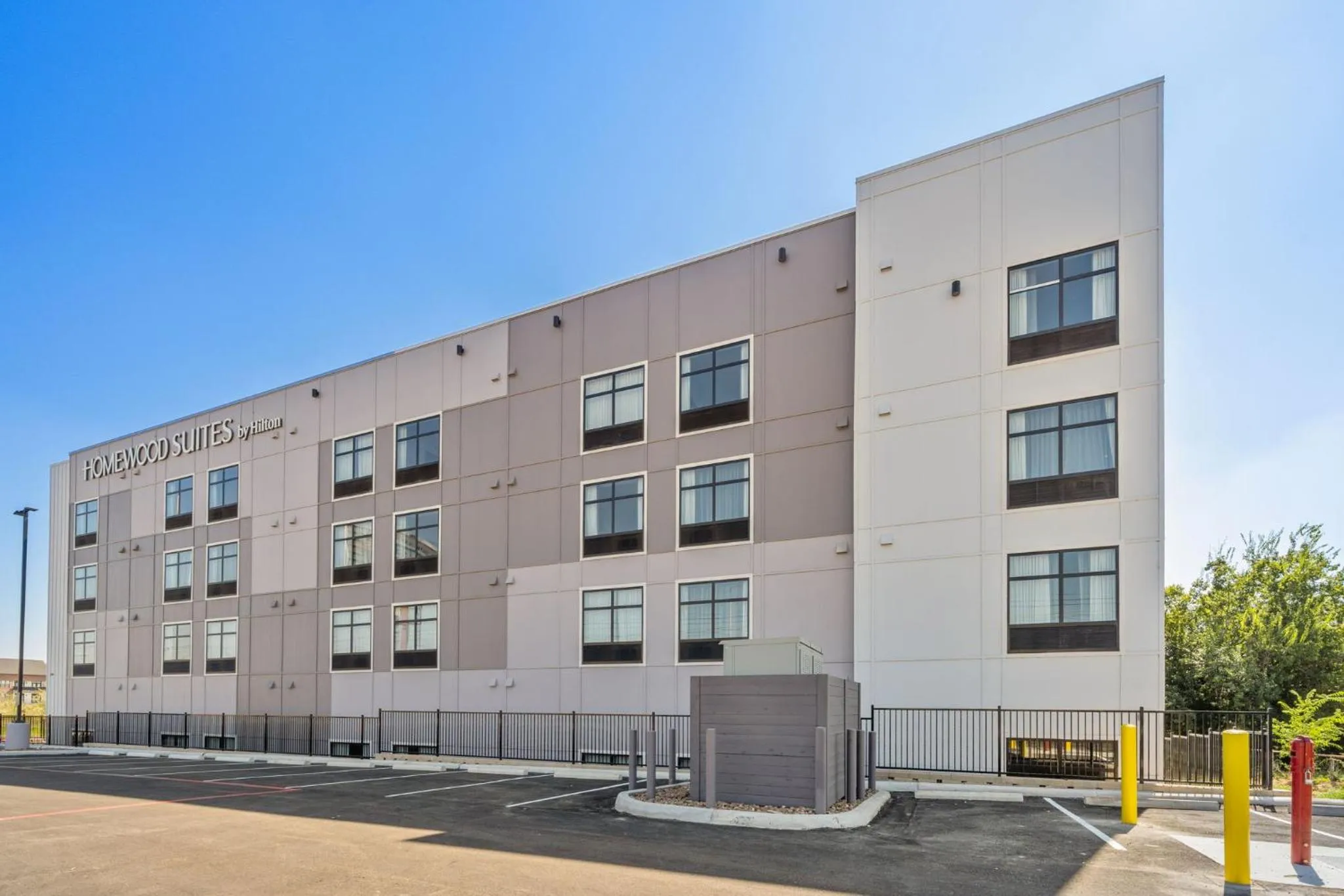 Property building in Homewood Suites By Hilton Austin Airport