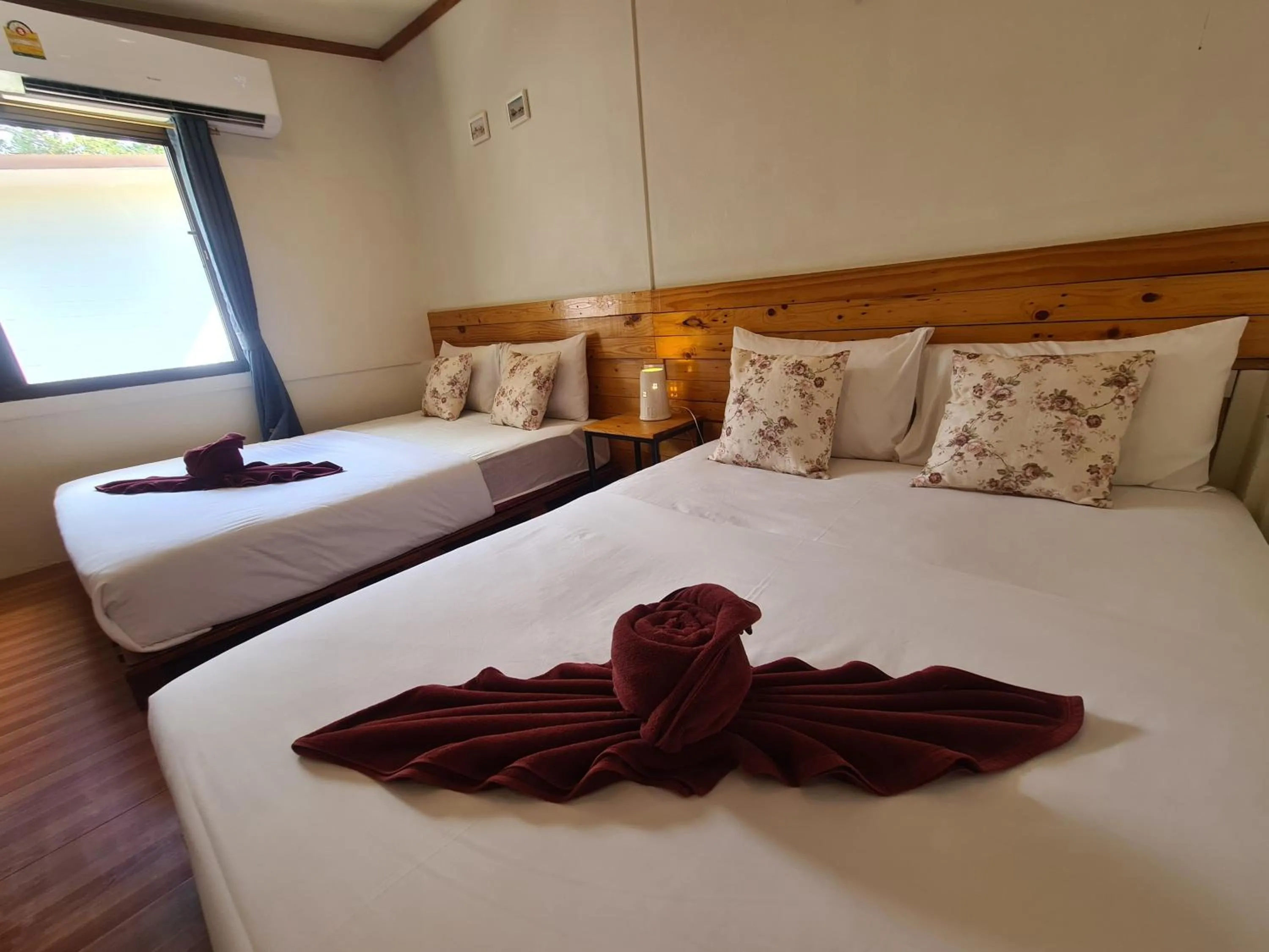 Bed in Baan Hello Samed
