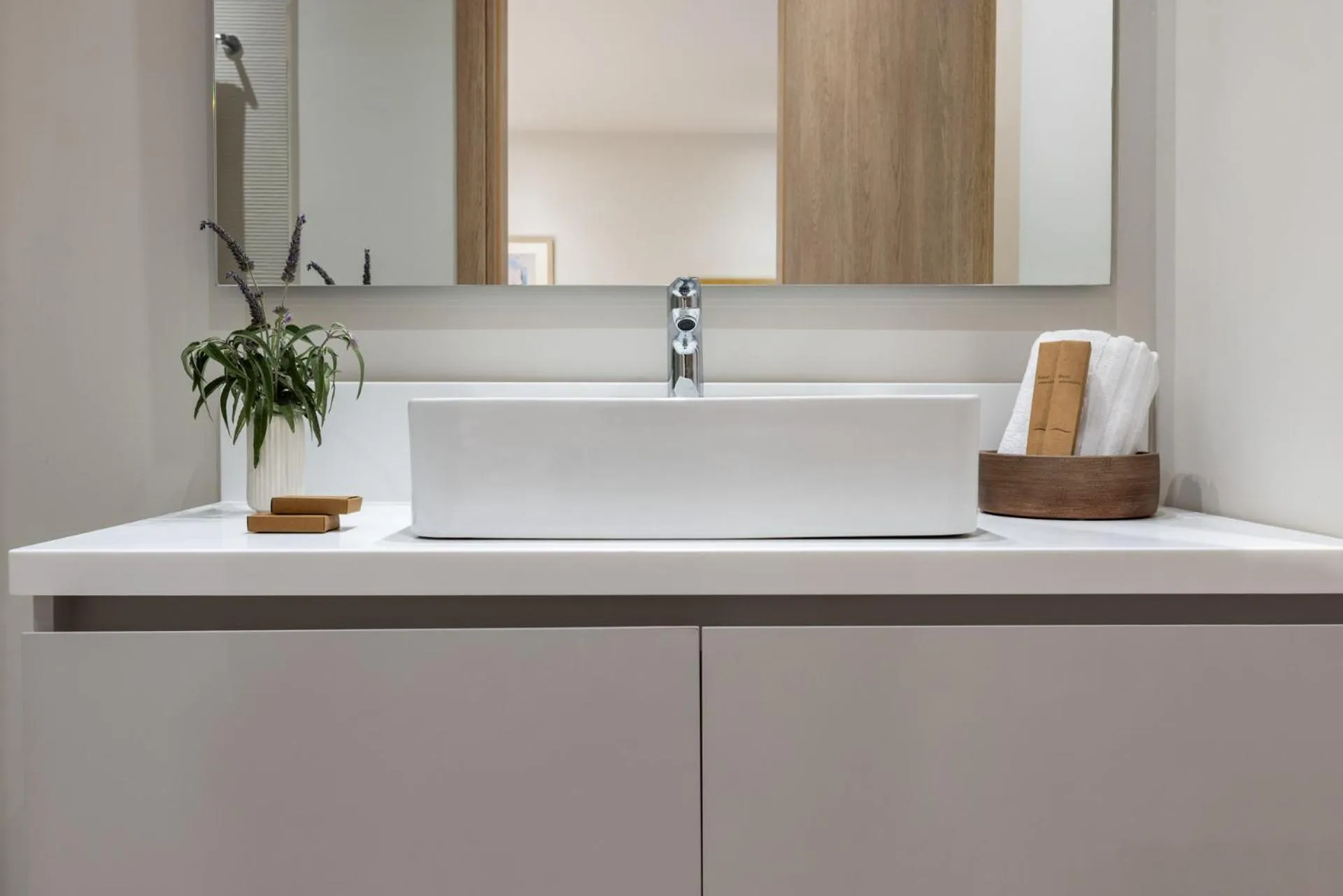 Bathroom in Port Tower Piraeus