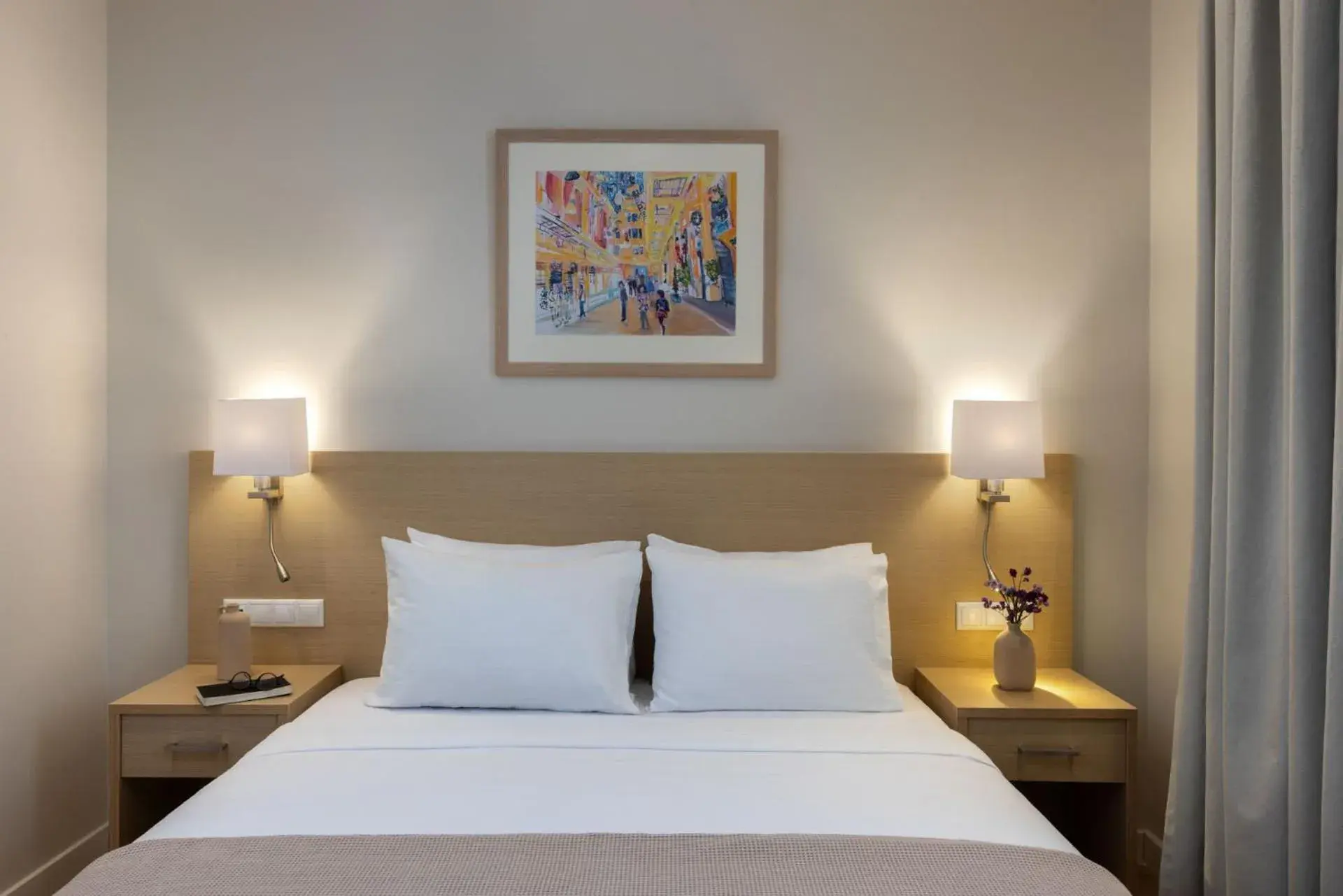 Superior Room with with City & Side Port View in Port Tower Piraeus Superior Room with with City & Side Port View in Port Tower Piraeus