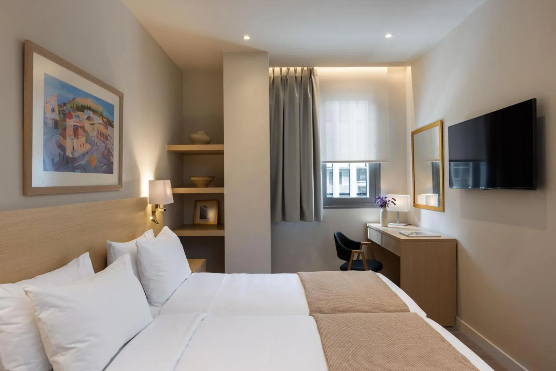 Bed in Port Tower Piraeus