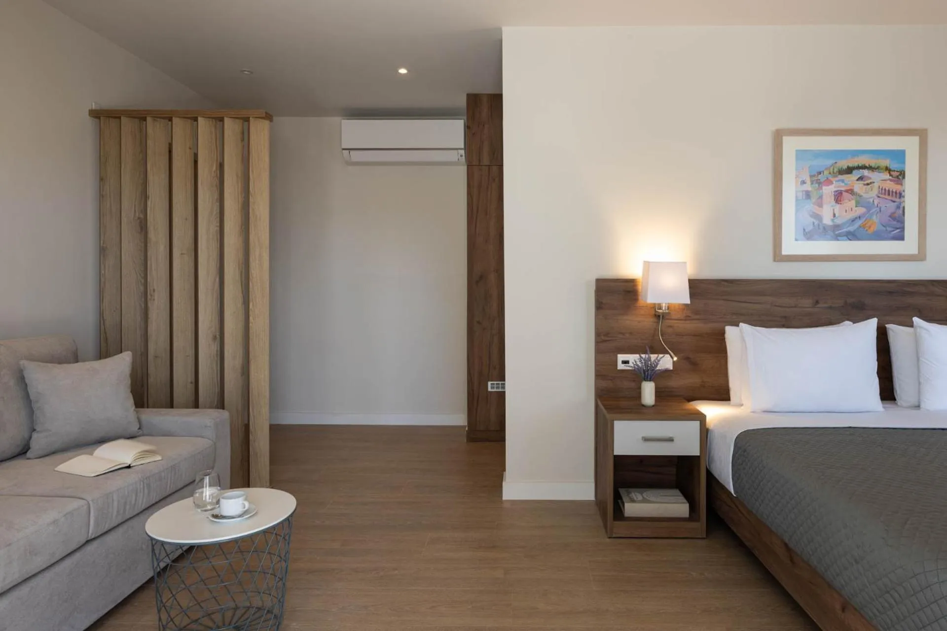 Bed in Port Tower Piraeus