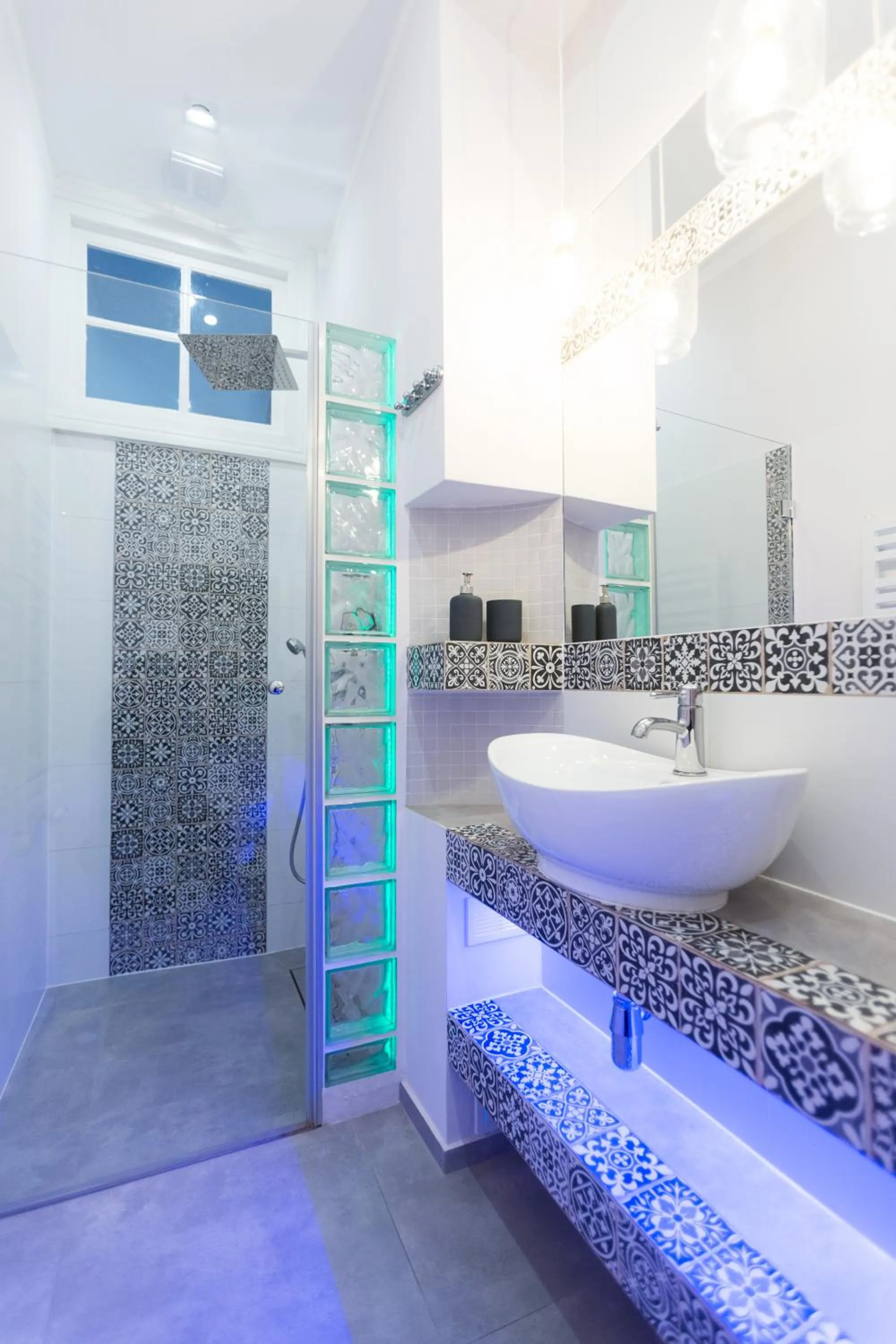 Shower in Apartments Roman