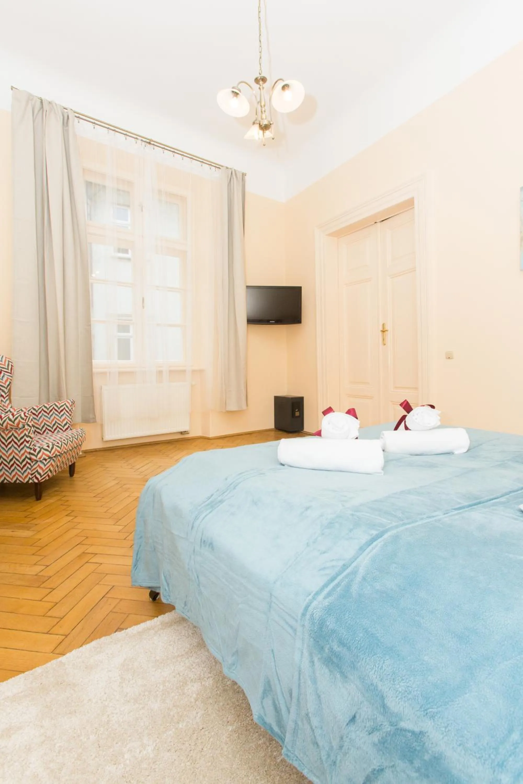 Bedroom, Bed in Apartments Roman