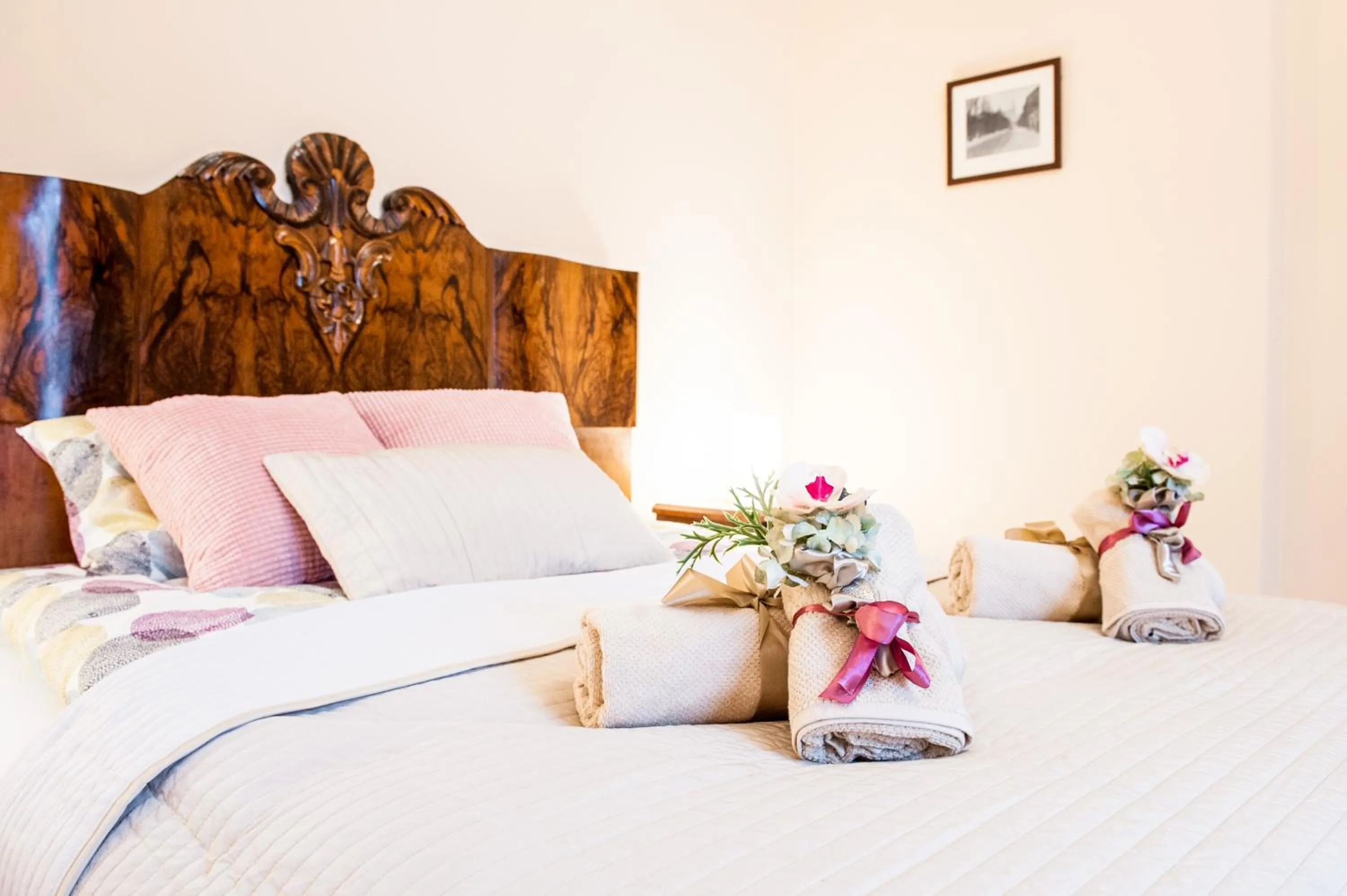 Bedroom, Bed in Apartments Roman