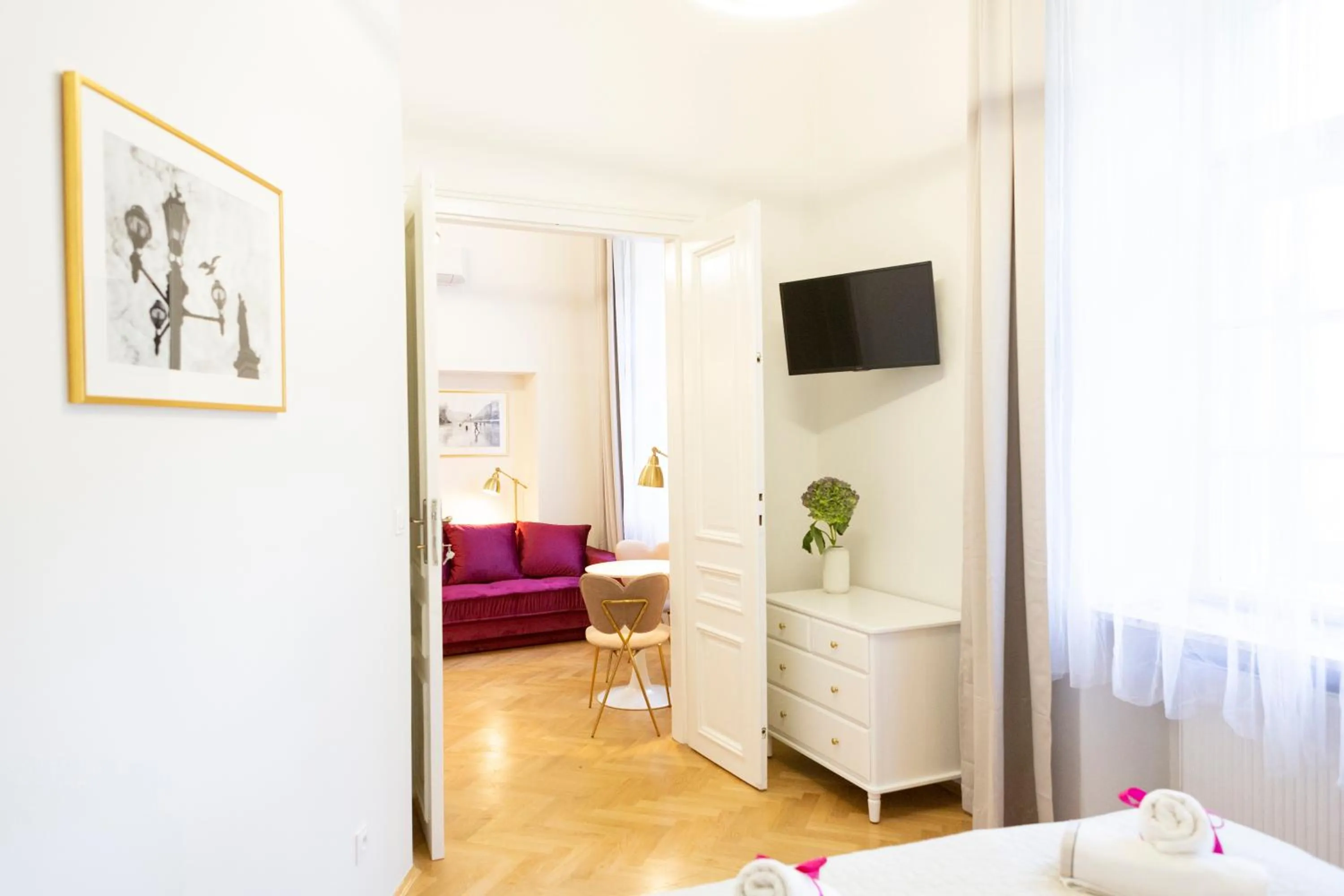 Bedroom, Bed in Apartments Roman