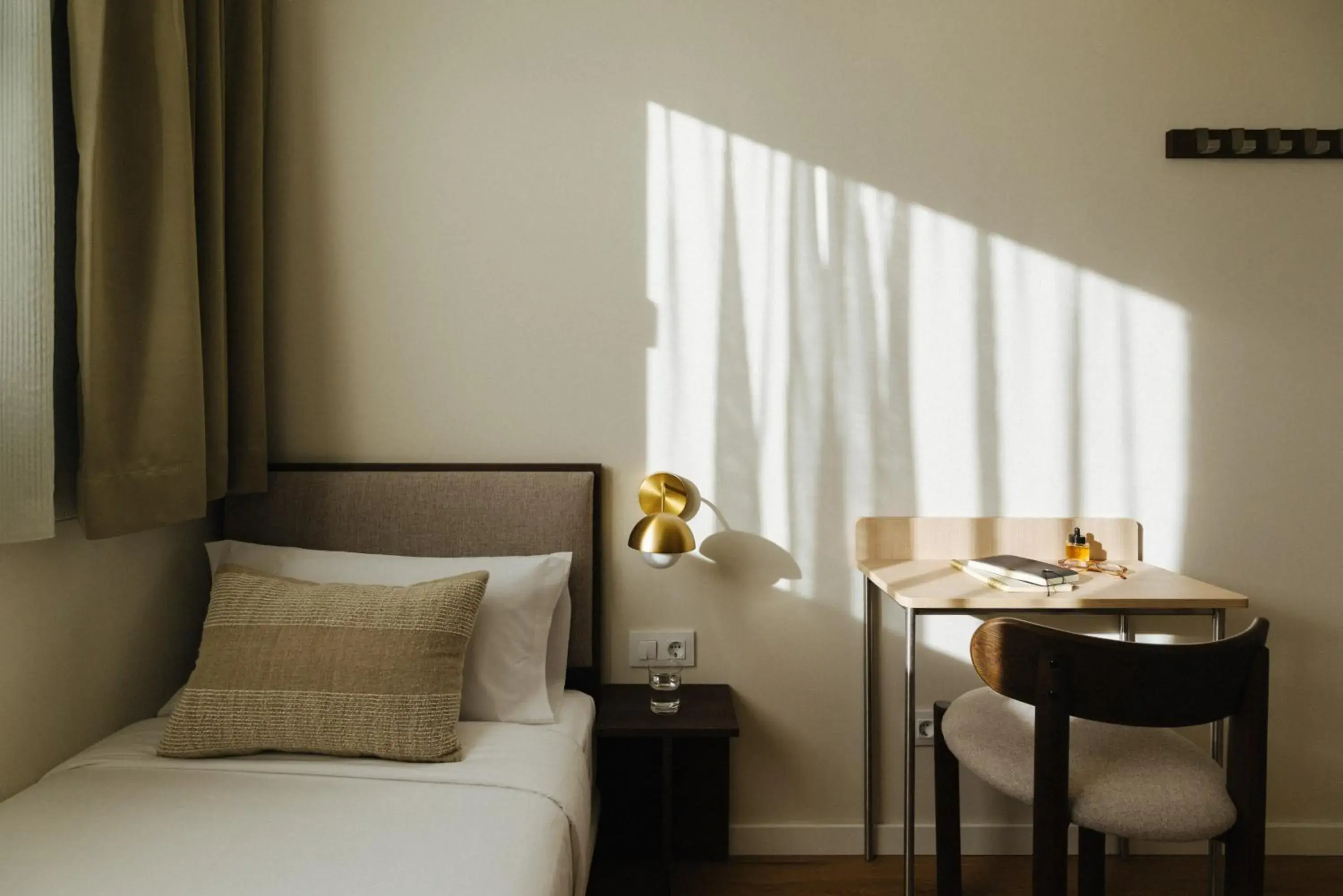 Single Room with Shared Bathroom in Atipico Madrid Single Room with Shared Bathroom in Atipico Madrid