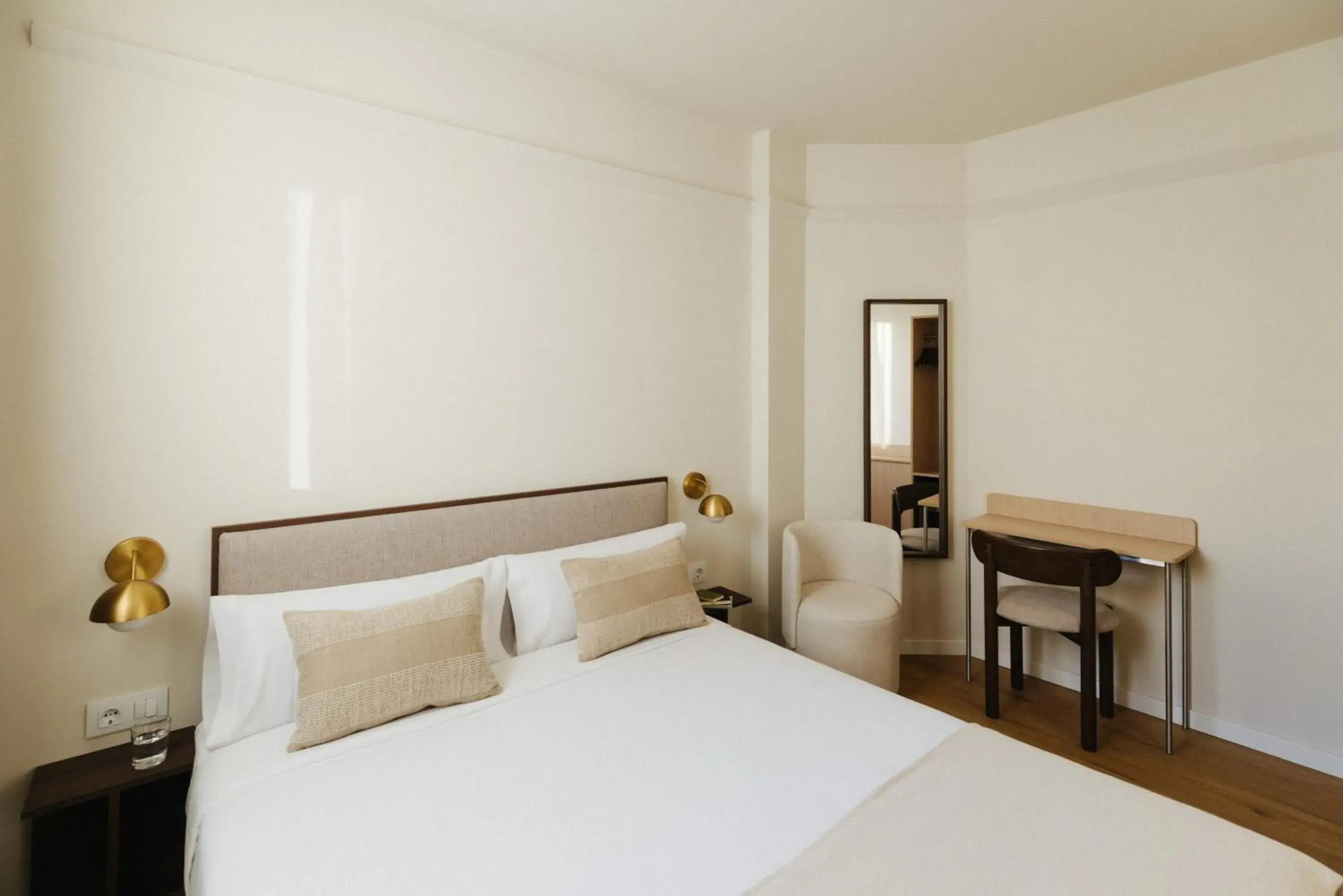 Double Room with Private Bathroom in Atipico Madrid Double Room with Private Bathroom in Atipico Madrid
