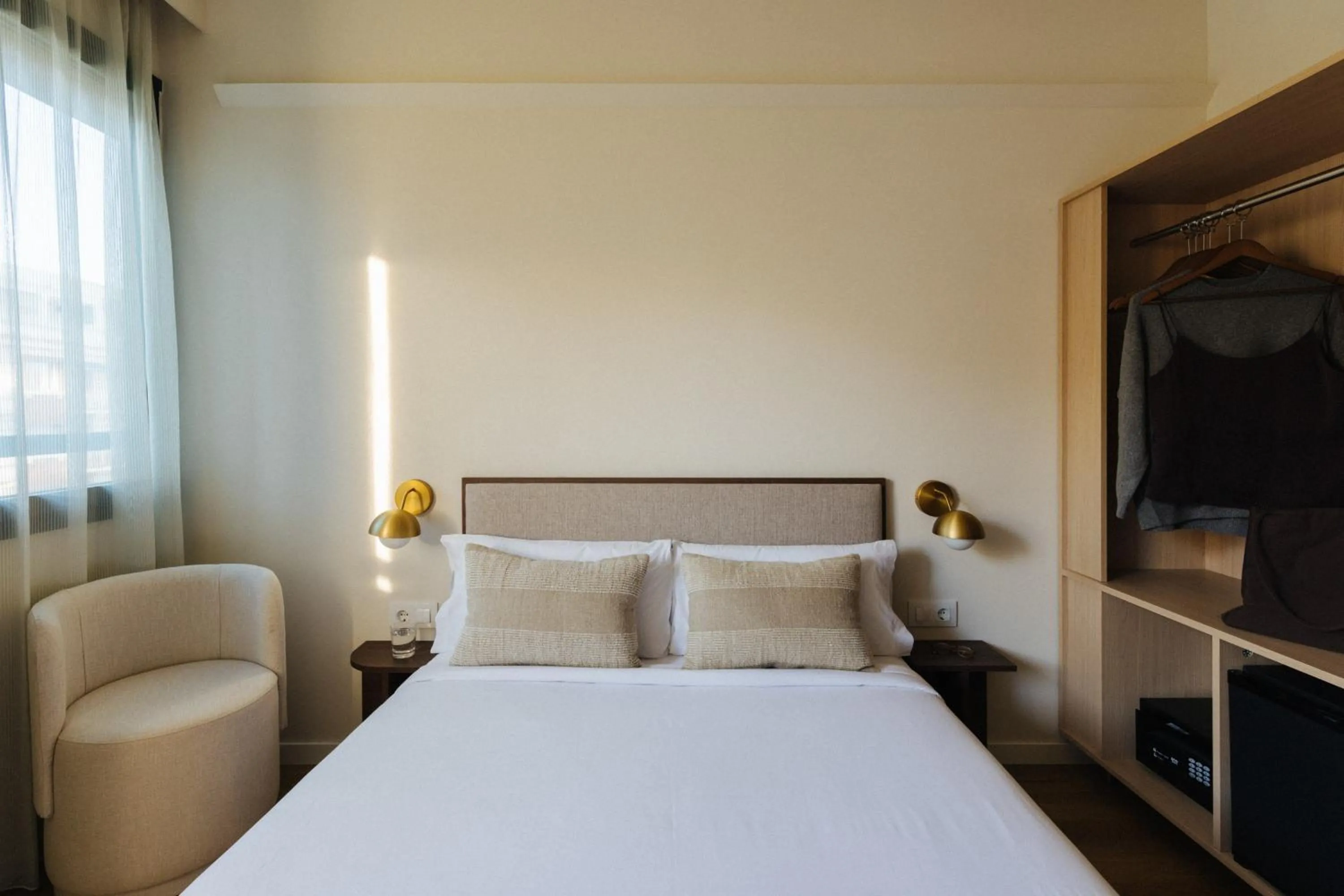 Double Room with Private Bathroom in Atipico Madrid