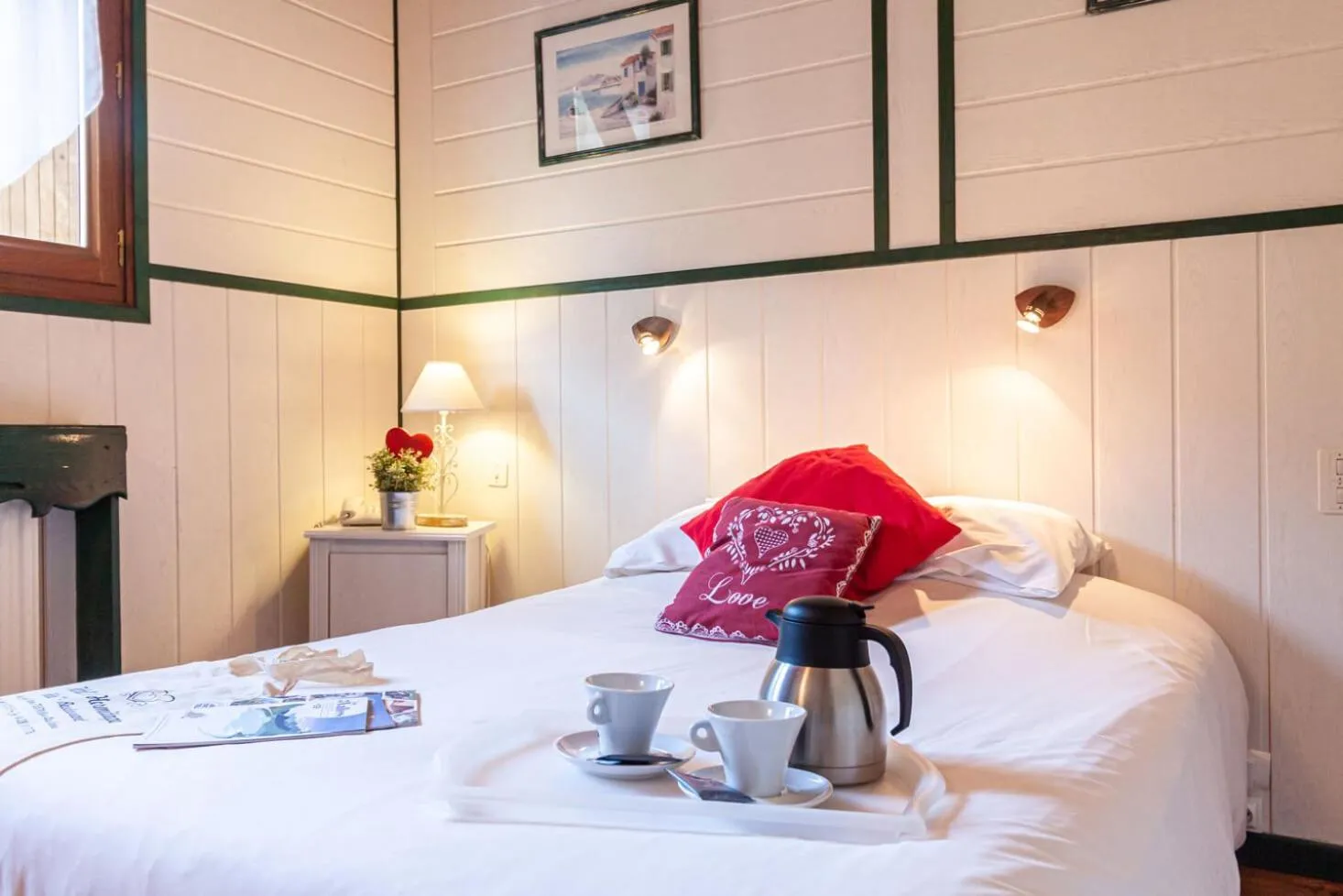 Bed in Hôtel l'Hermitage