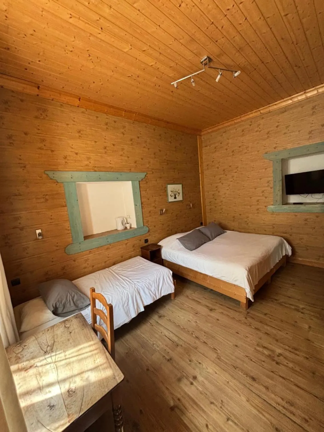 Bed in Hôtel l'Hermitage