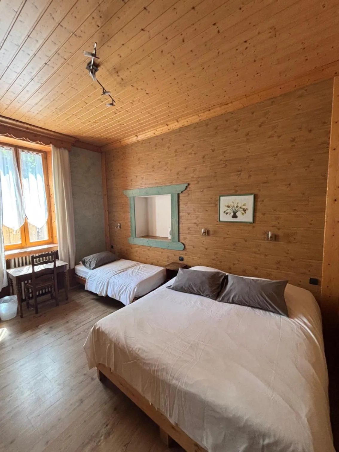 Bed in Hôtel l'Hermitage