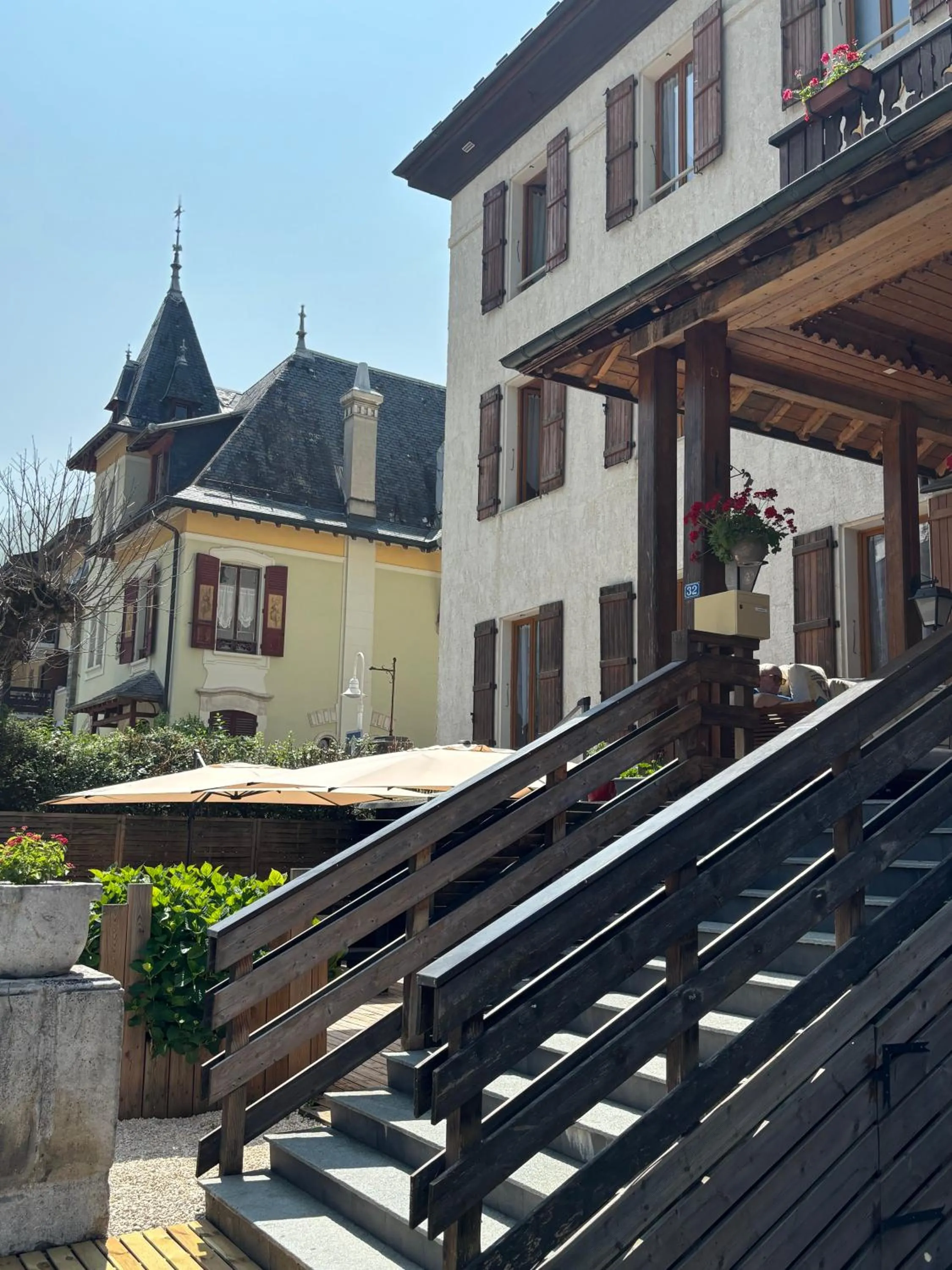 Property building in Hôtel l'Hermitage