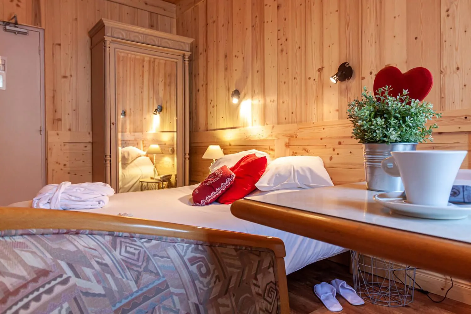 Bed in Hôtel l'Hermitage