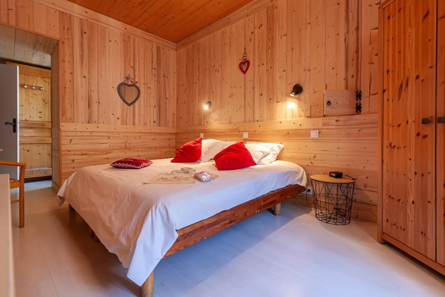 Bed in Hôtel l'Hermitage