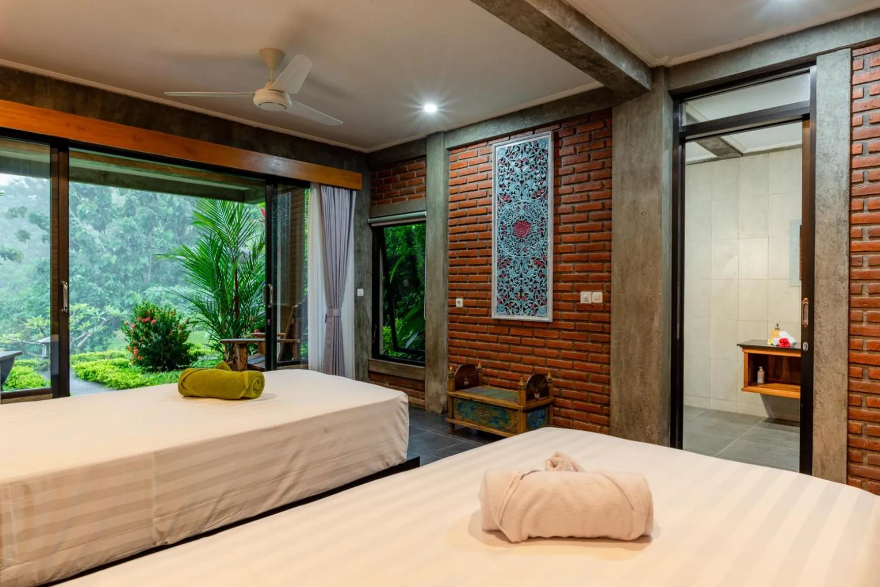 Photo of the whole room, Bed in Alamanda Lovina Resort