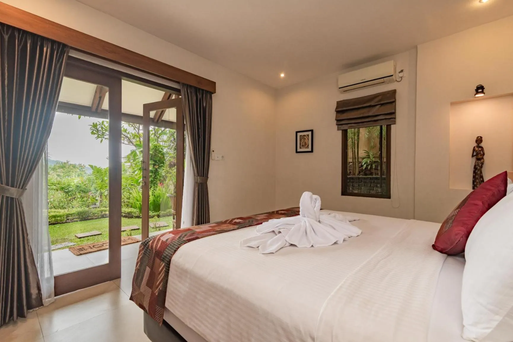 Decorative detail, Bed in Alamanda Lovina Resort