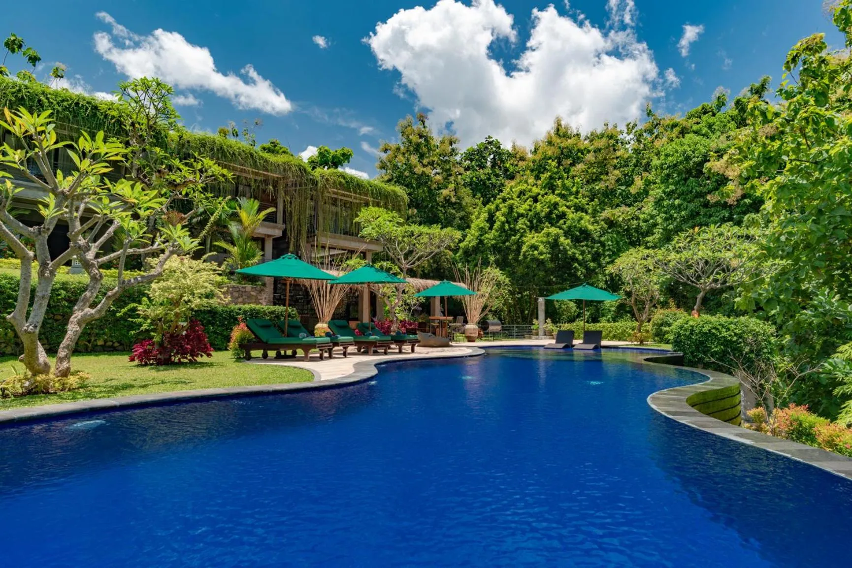 Garden in Alamanda Lovina Resort