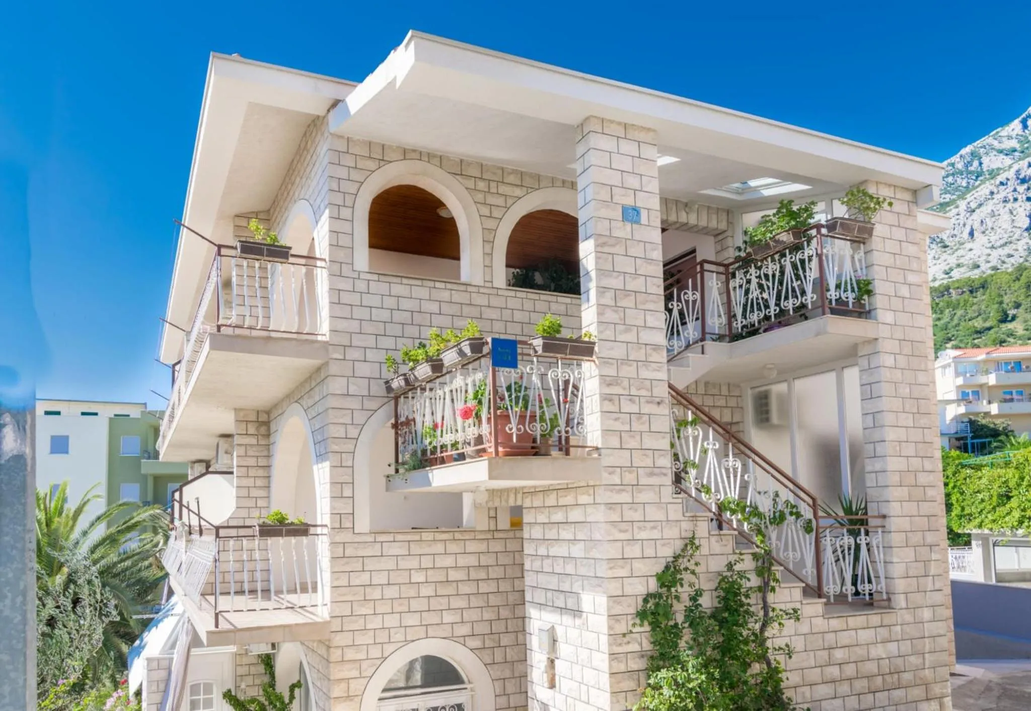 Property building in Studio Dominik