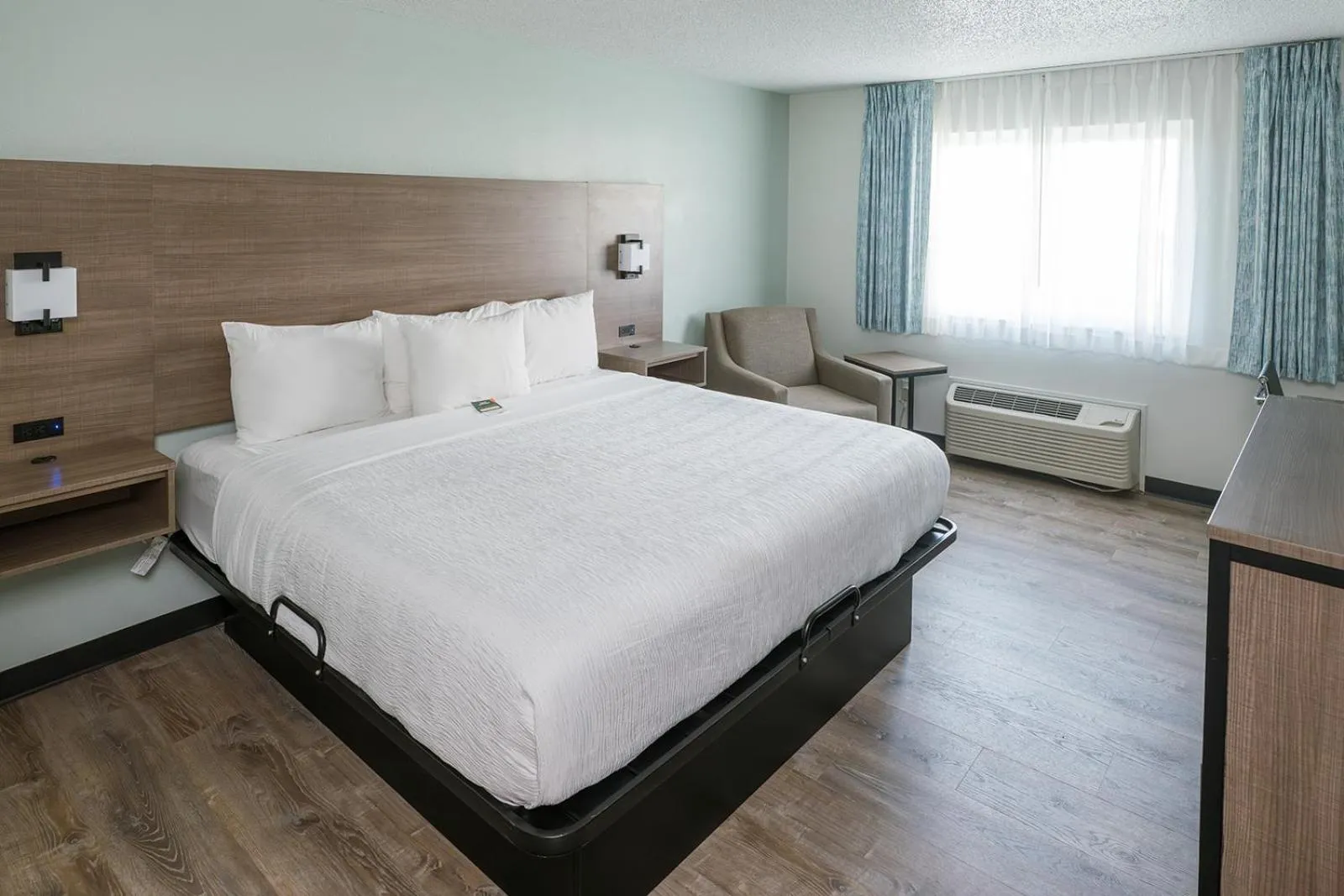 Photo of the whole room, Bed in Hotel Pommier Chariton