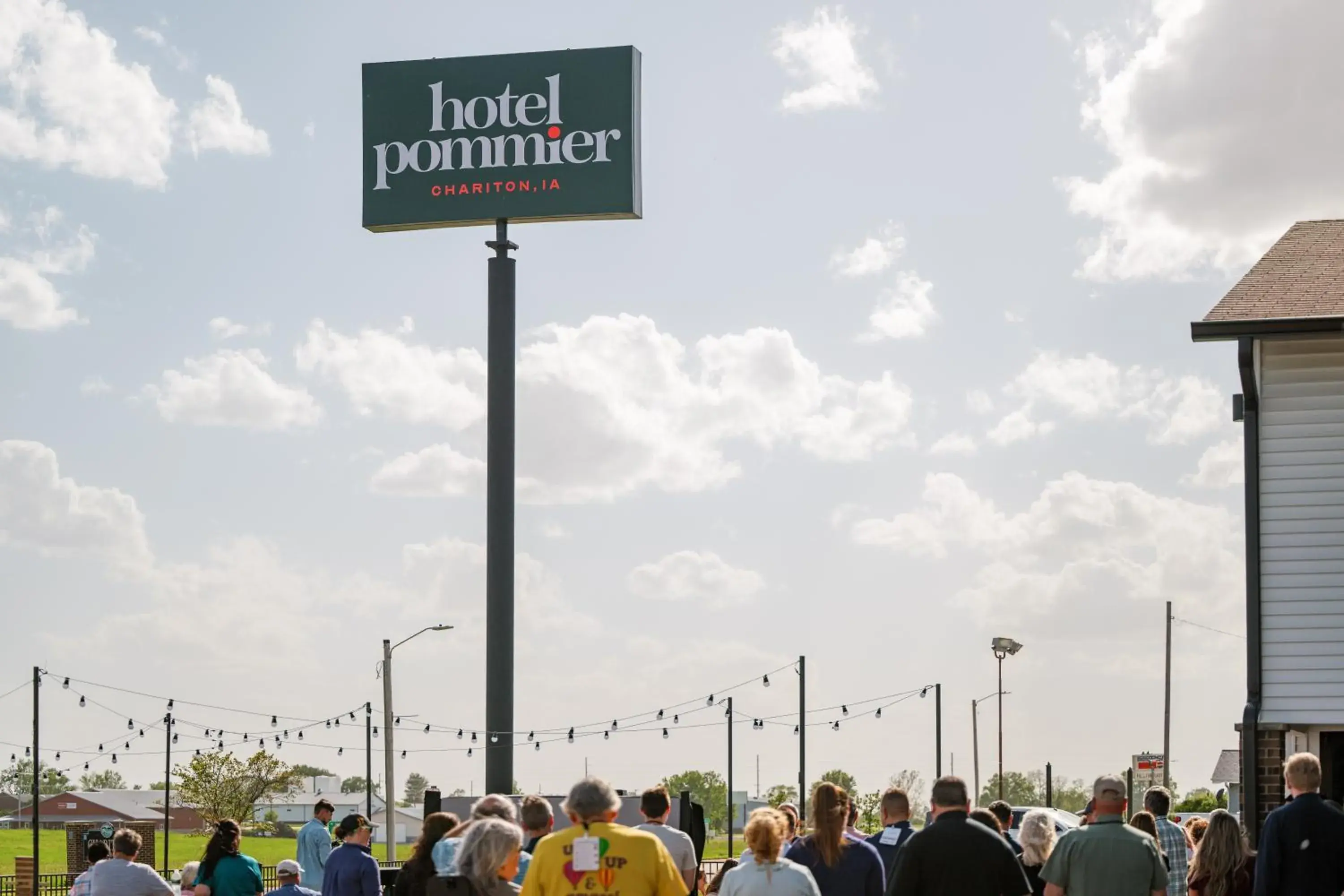 Property building in Hotel Pommier Chariton Property building in Hotel Pommier Chariton