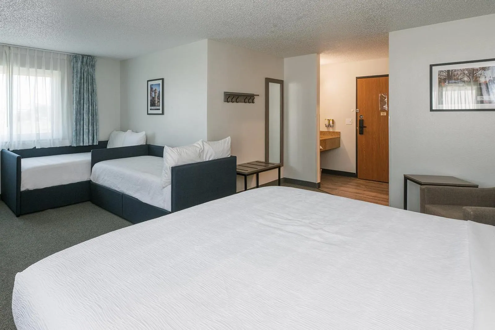 Photo of the whole room, Bed in Hotel Pommier Chariton