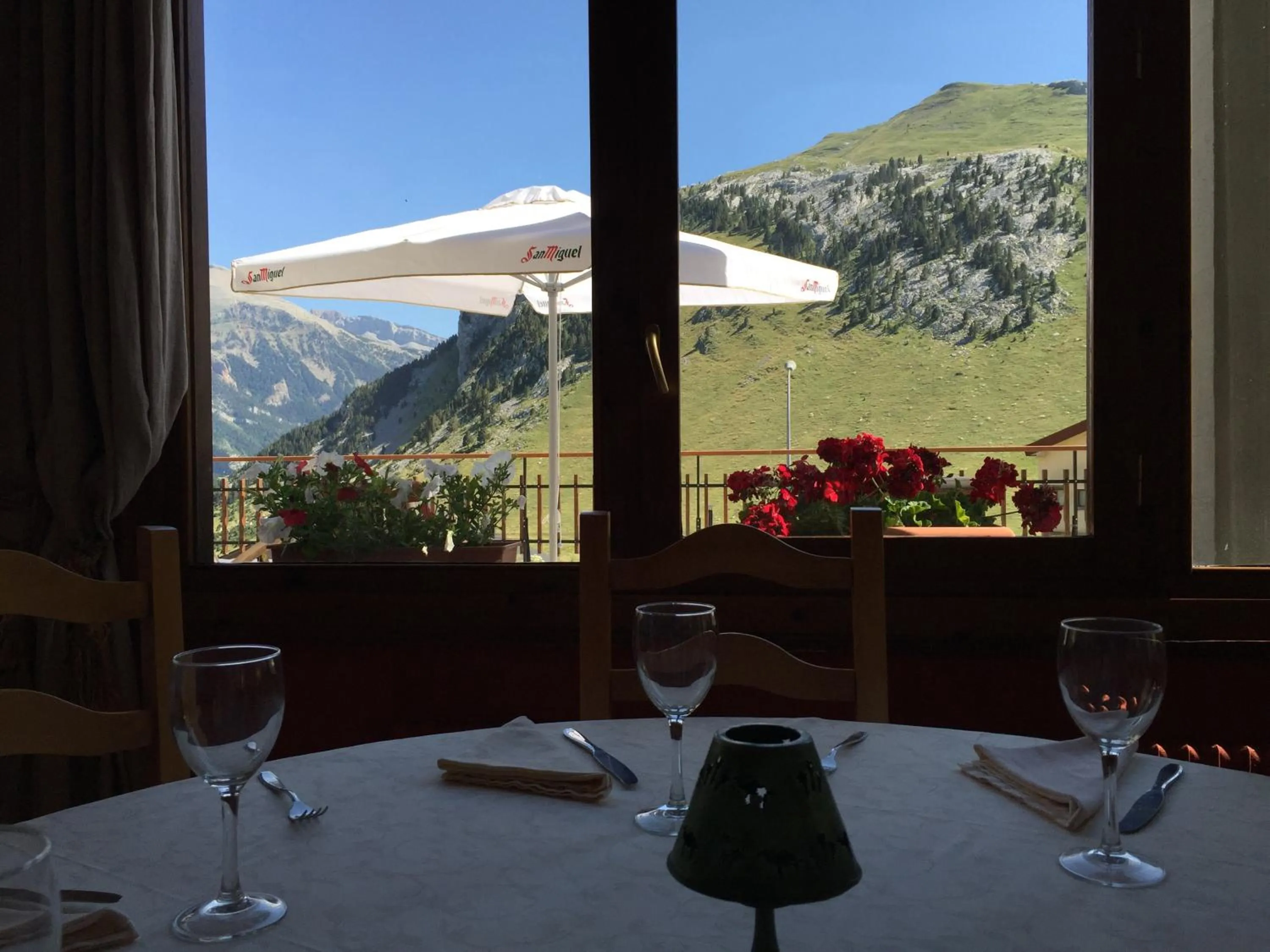 Restaurant/places to eat in Hotel Edelweiss Candanchú