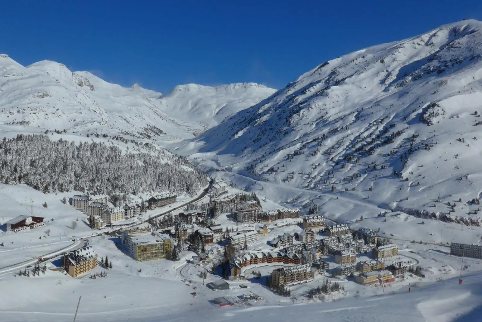 Area and facilities in Hotel Edelweiss Candanchú