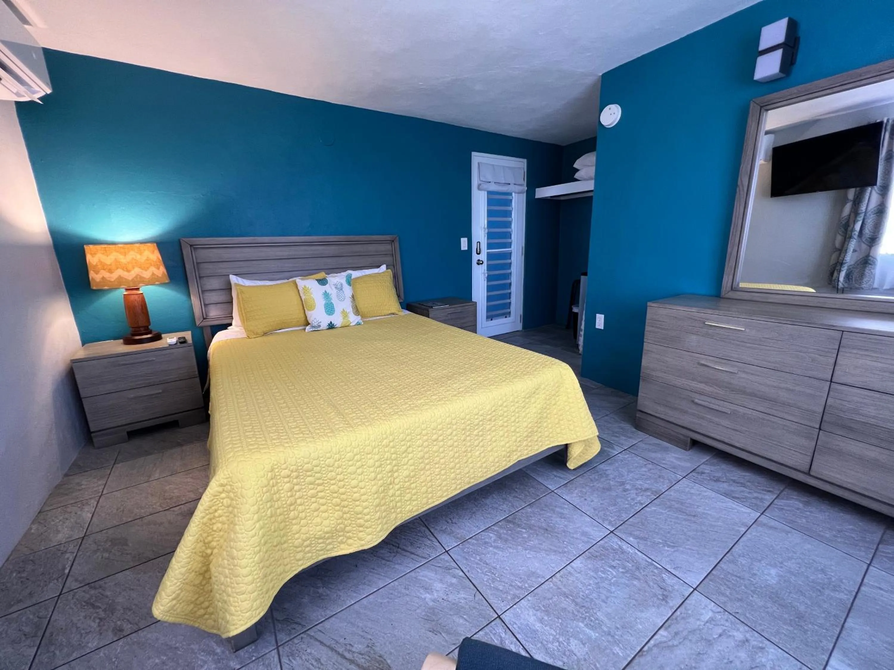 Bed in The Vieques Guesthouse