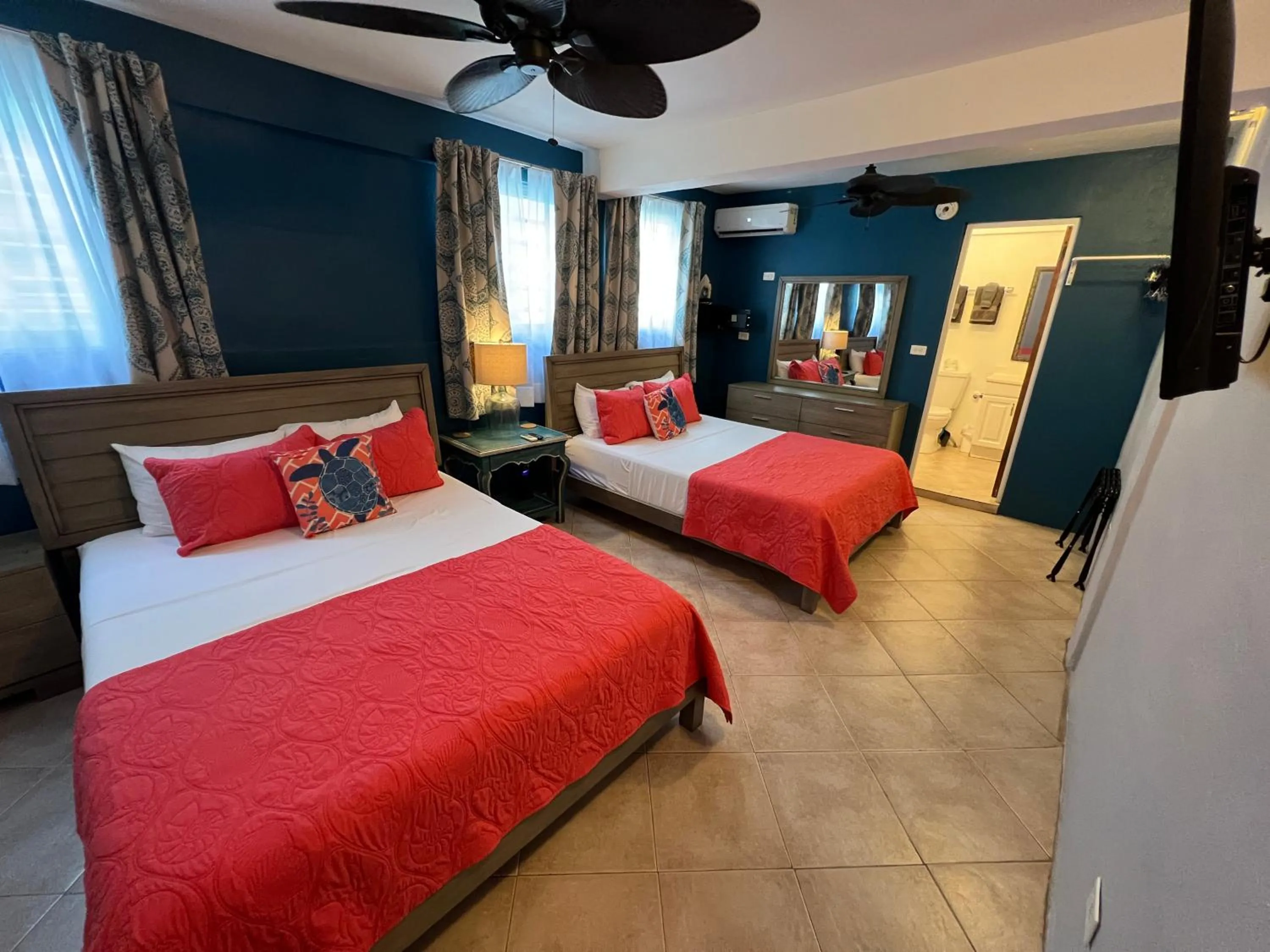 Photo of the whole room, Bed in The Vieques Guesthouse