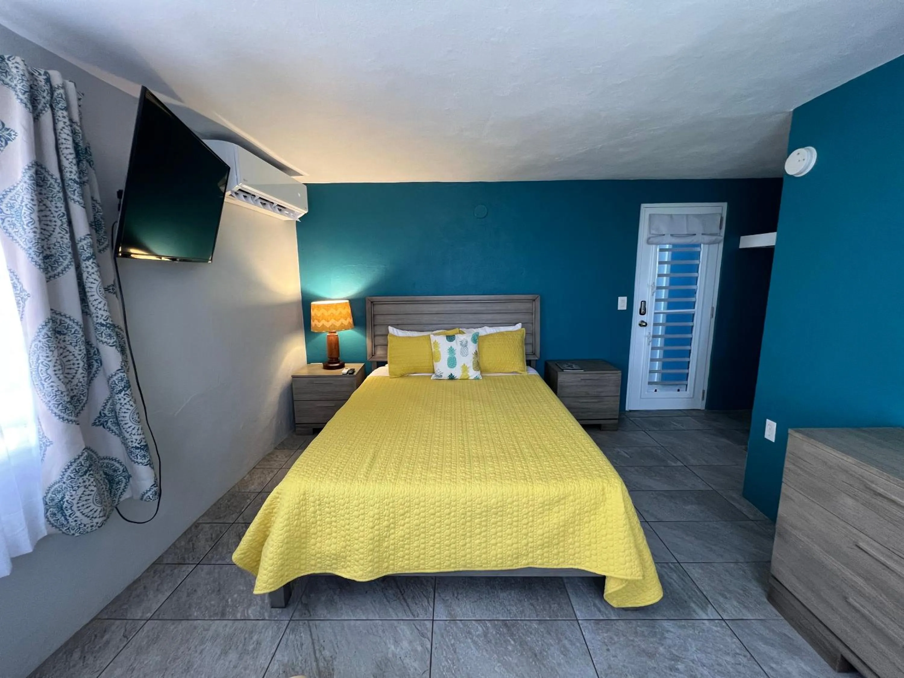 Bed in The Vieques Guesthouse