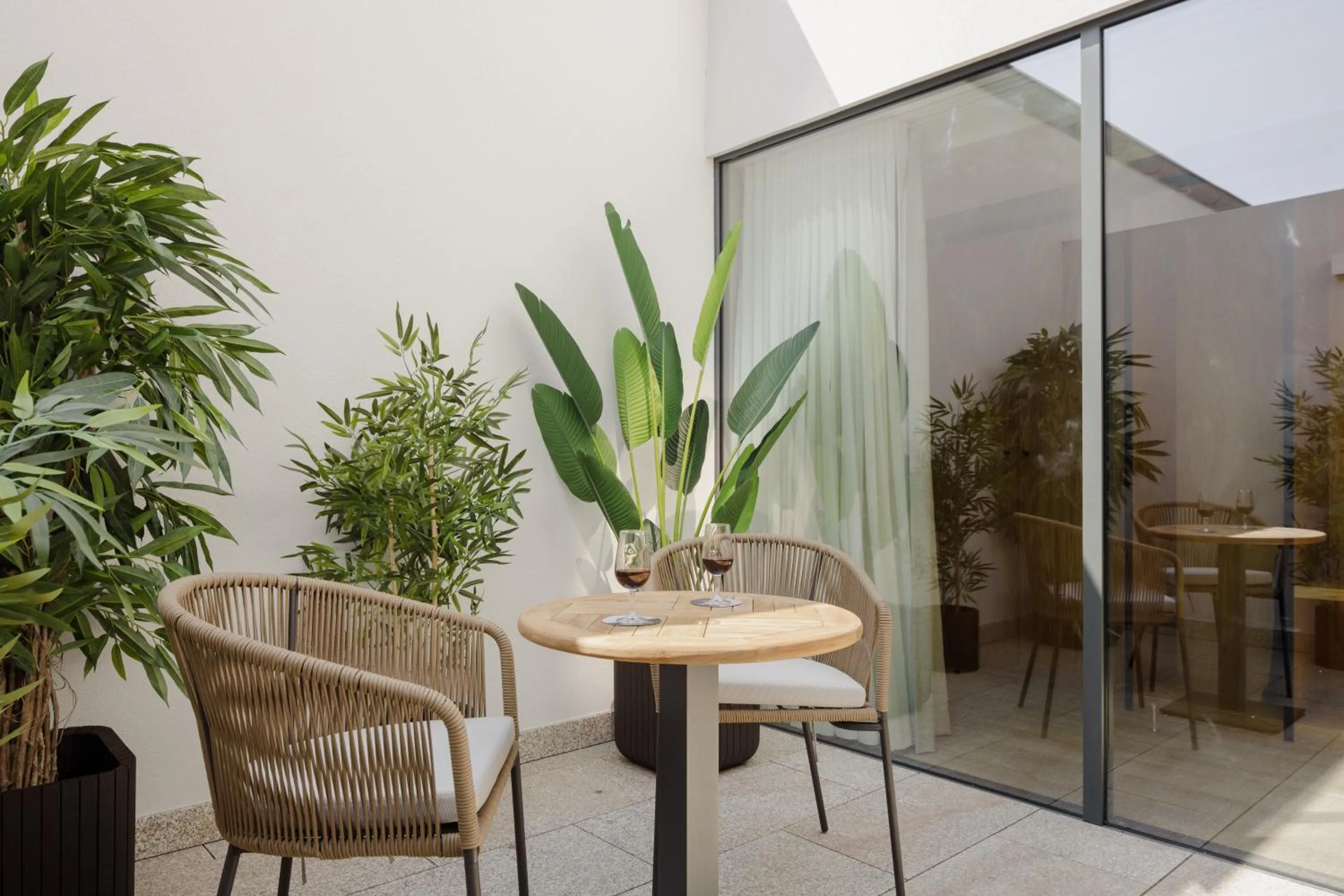 Patio in Porto River Soul Hotel