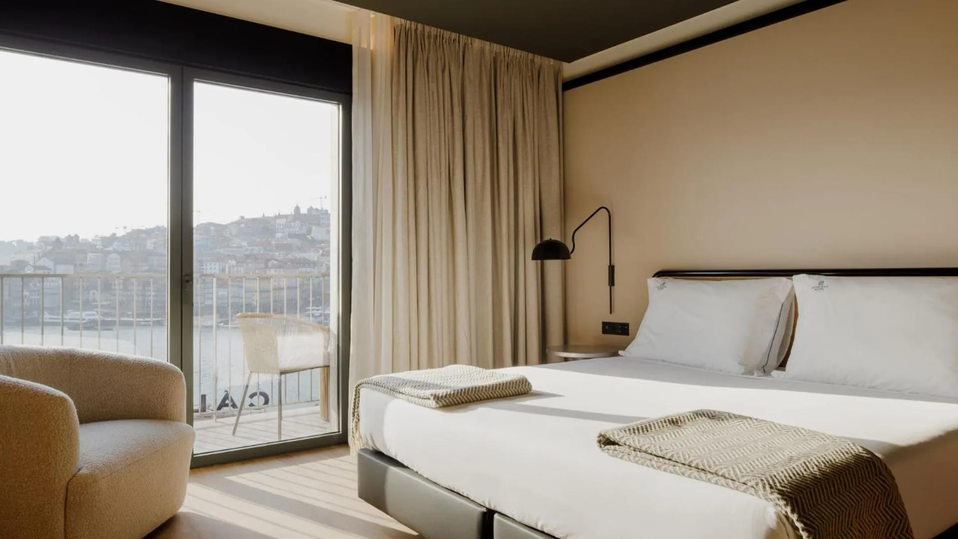 View (from property/room), Bed in Porto River Soul Hotel