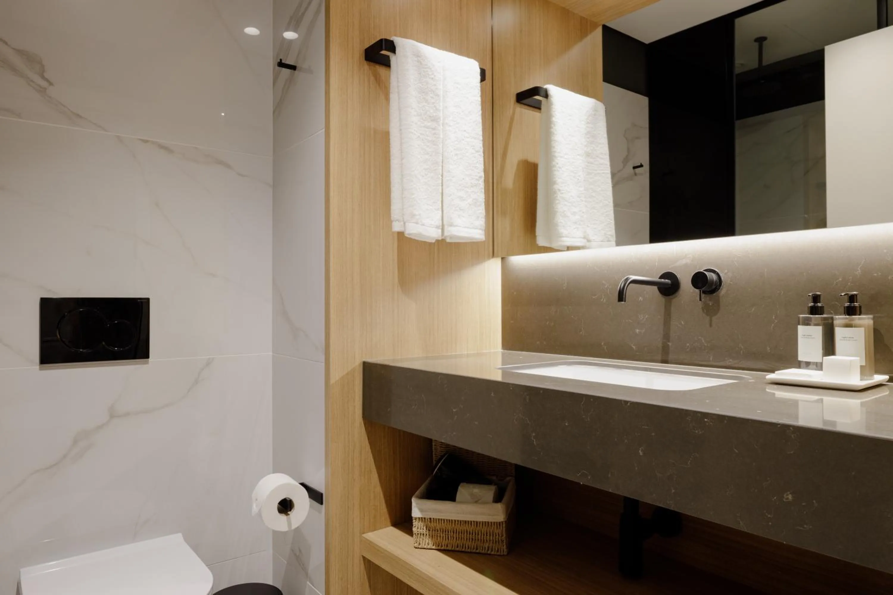 Shower in Porto River Soul Hotel