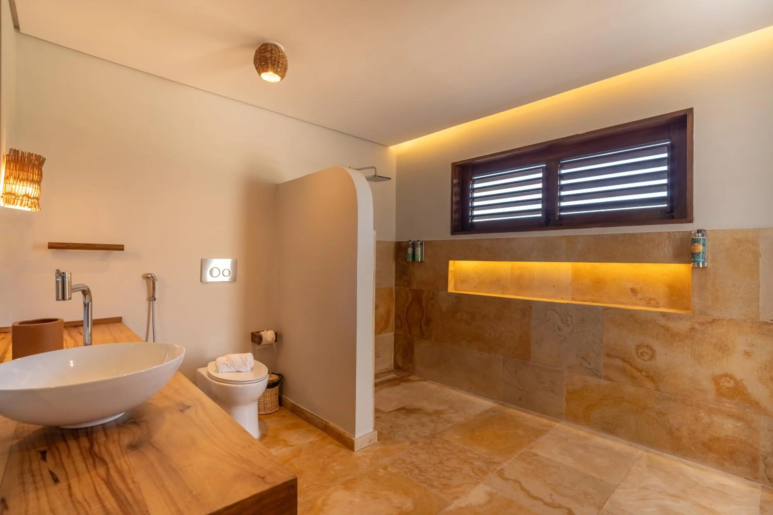 Shower in Villa Tapi