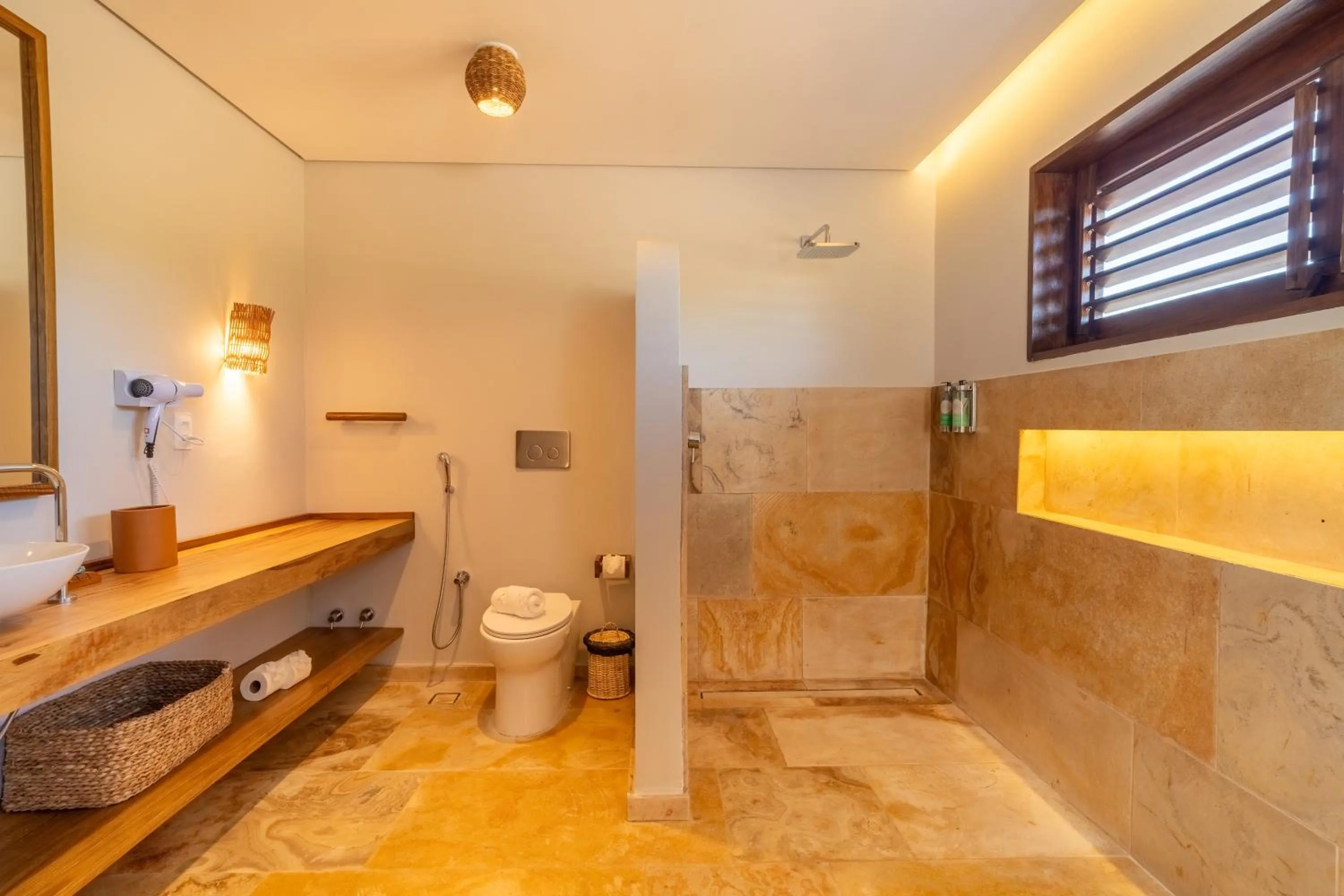 Shower in Villa Tapi