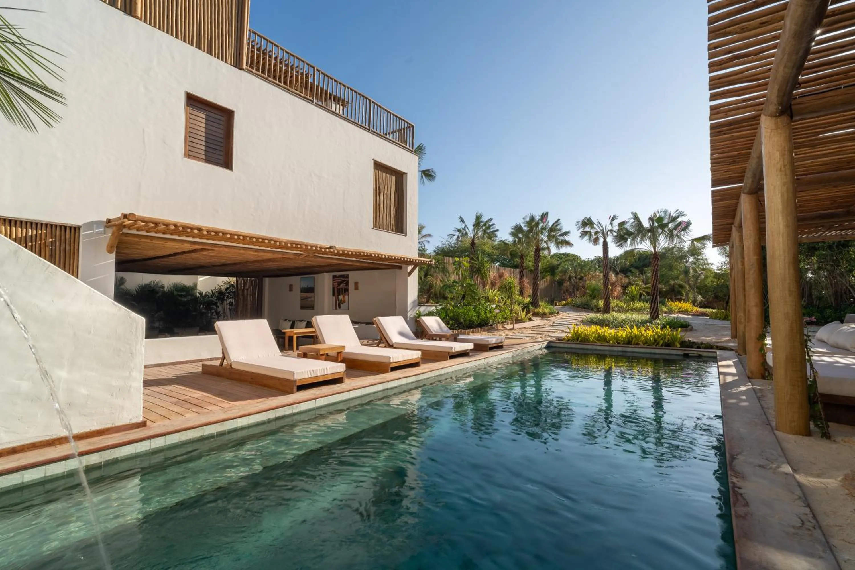Property building in Villa Tapi