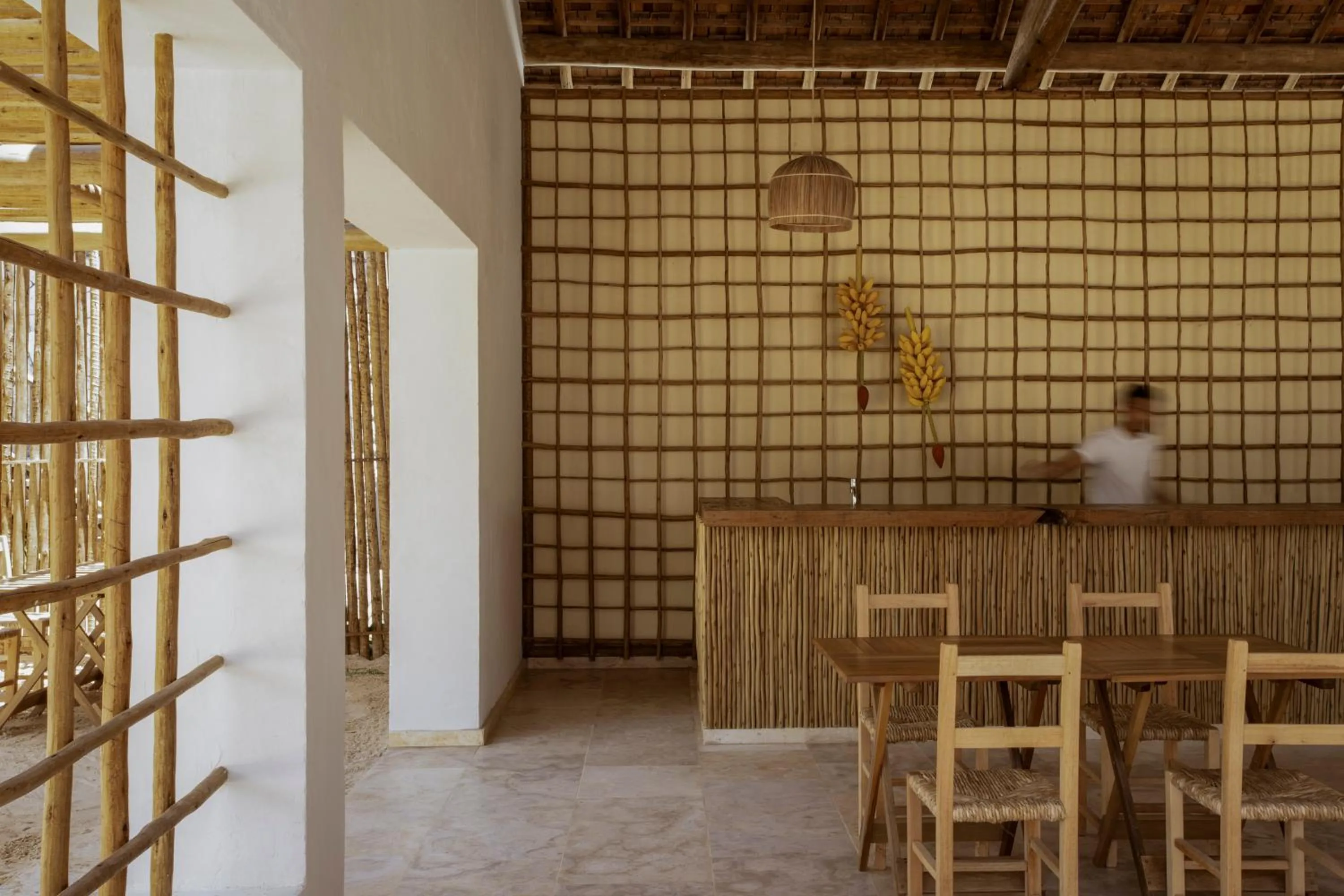 Restaurant/places to eat in Villa Tapi