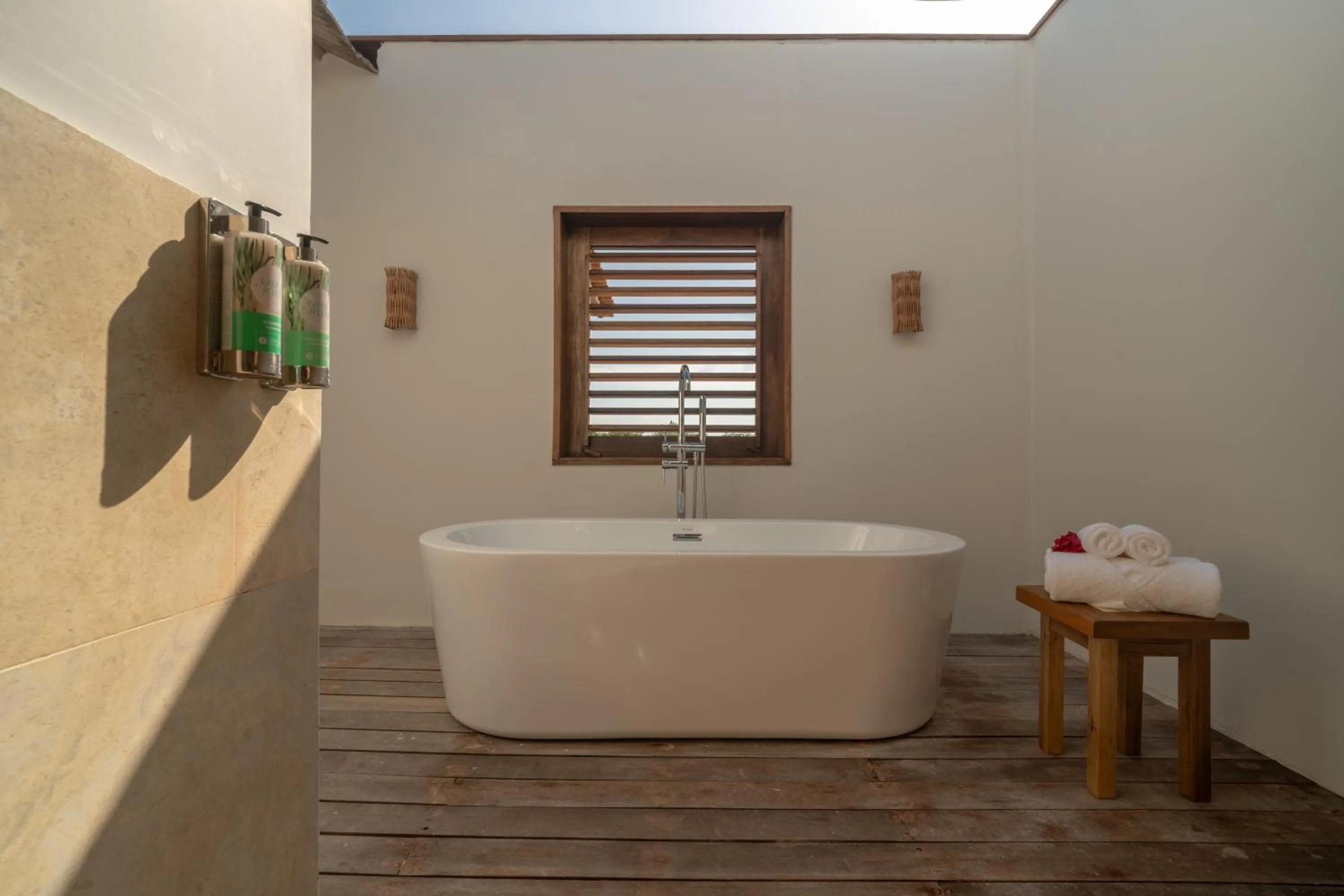 Hot Tub in Villa Tapi