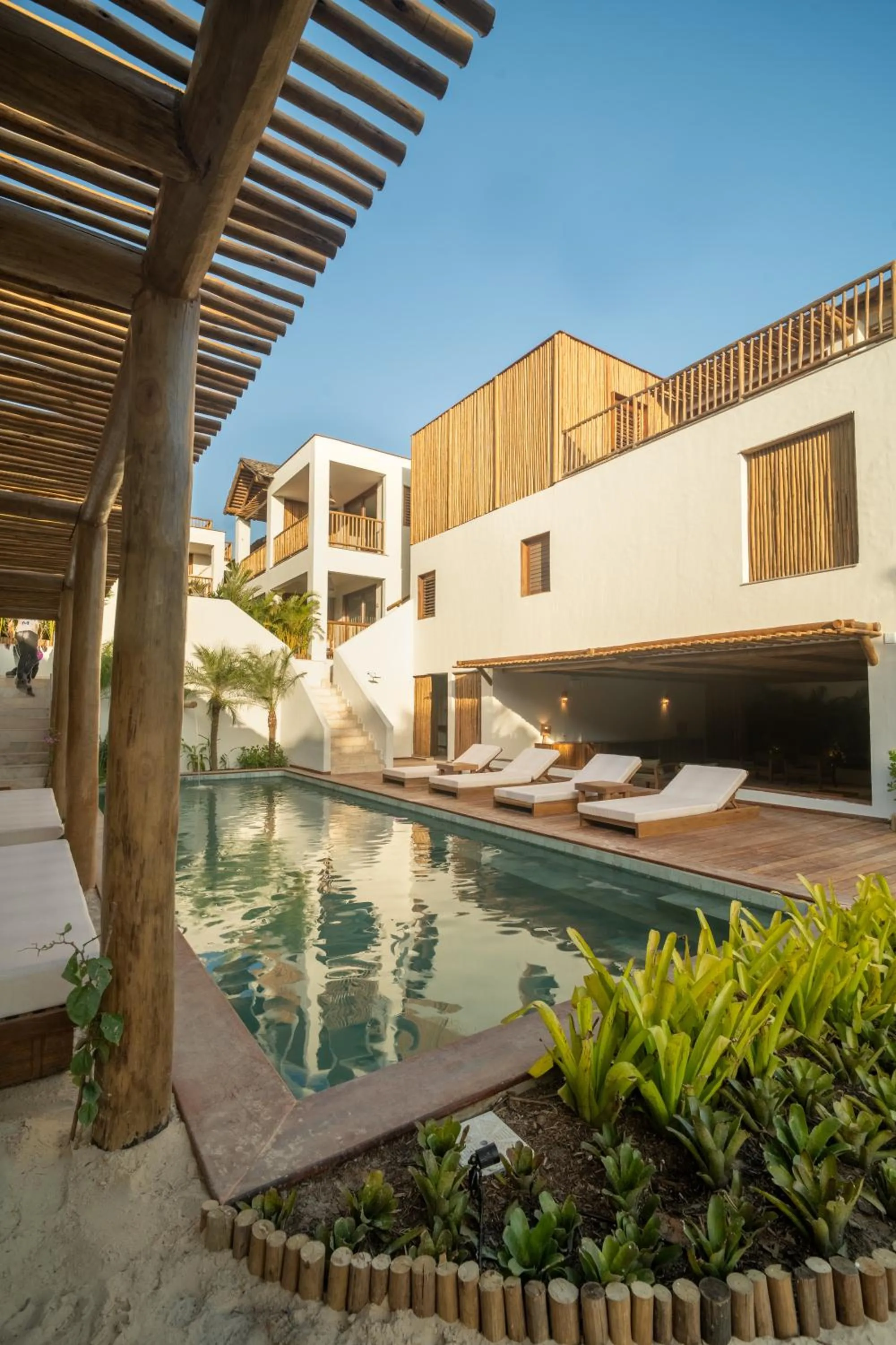 Property building in Villa Tapi