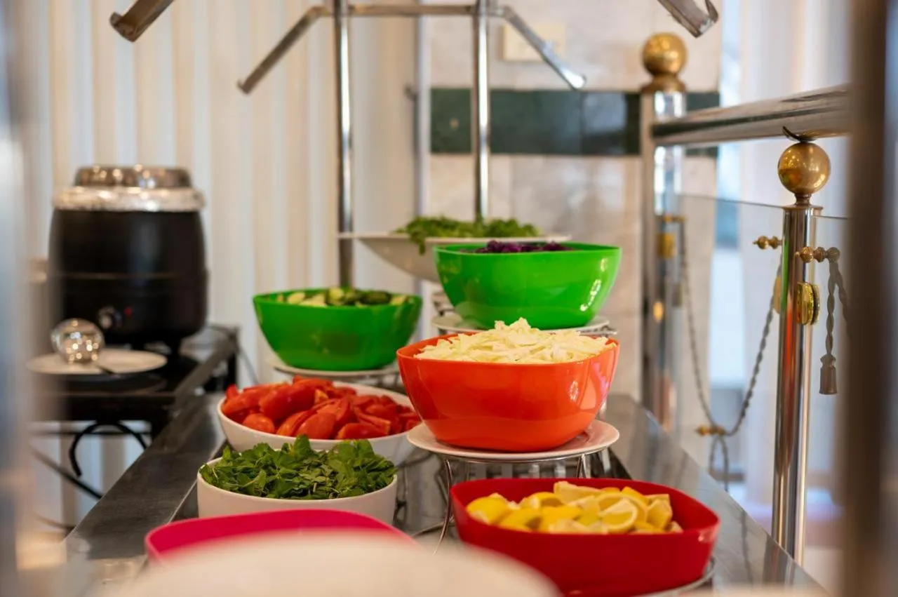 Buffet breakfast in Maysan AL Taqwa