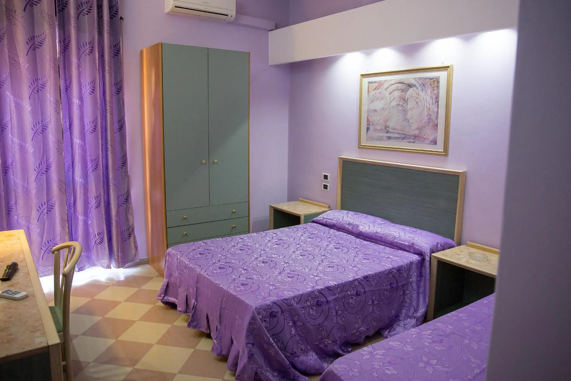 Photo of the whole room in Maximo Hotel